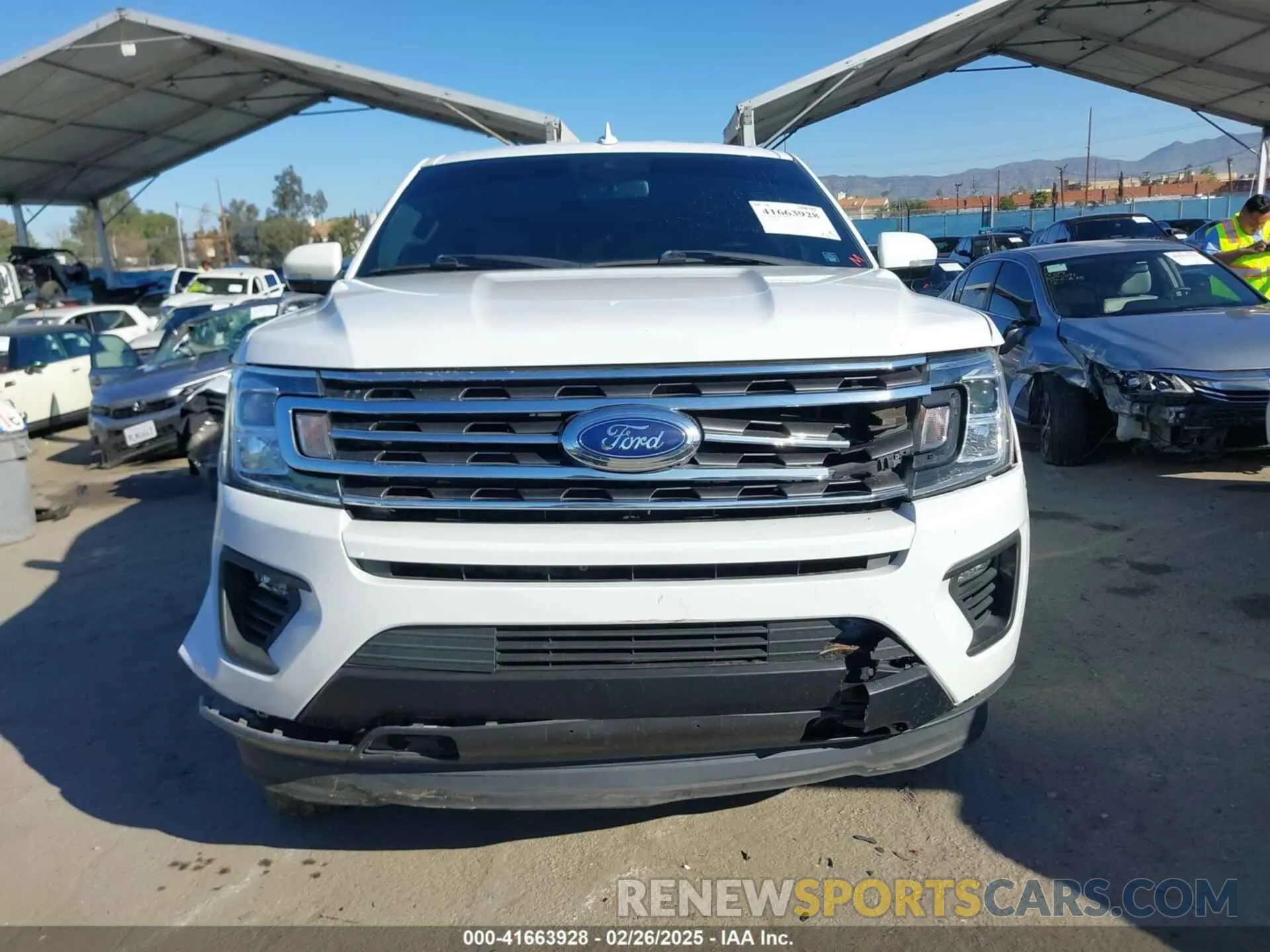 12 Photograph of a damaged car 1FMJU1JT4KEA31874 FORD EXPEDITION 2019