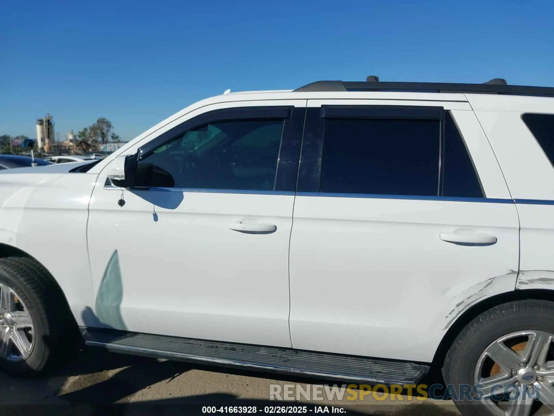 14 Photograph of a damaged car 1FMJU1JT4KEA31874 FORD EXPEDITION 2019