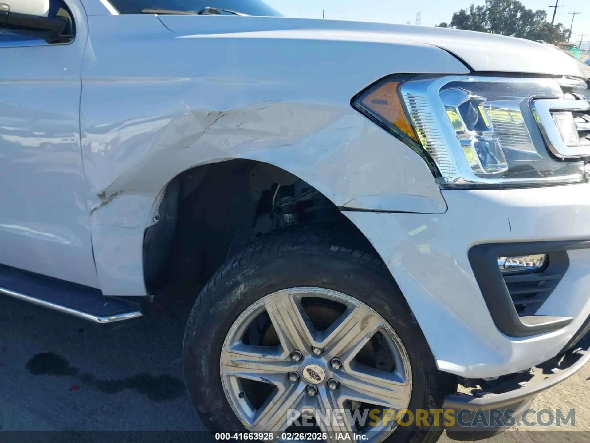 6 Photograph of a damaged car 1FMJU1JT4KEA31874 FORD EXPEDITION 2019