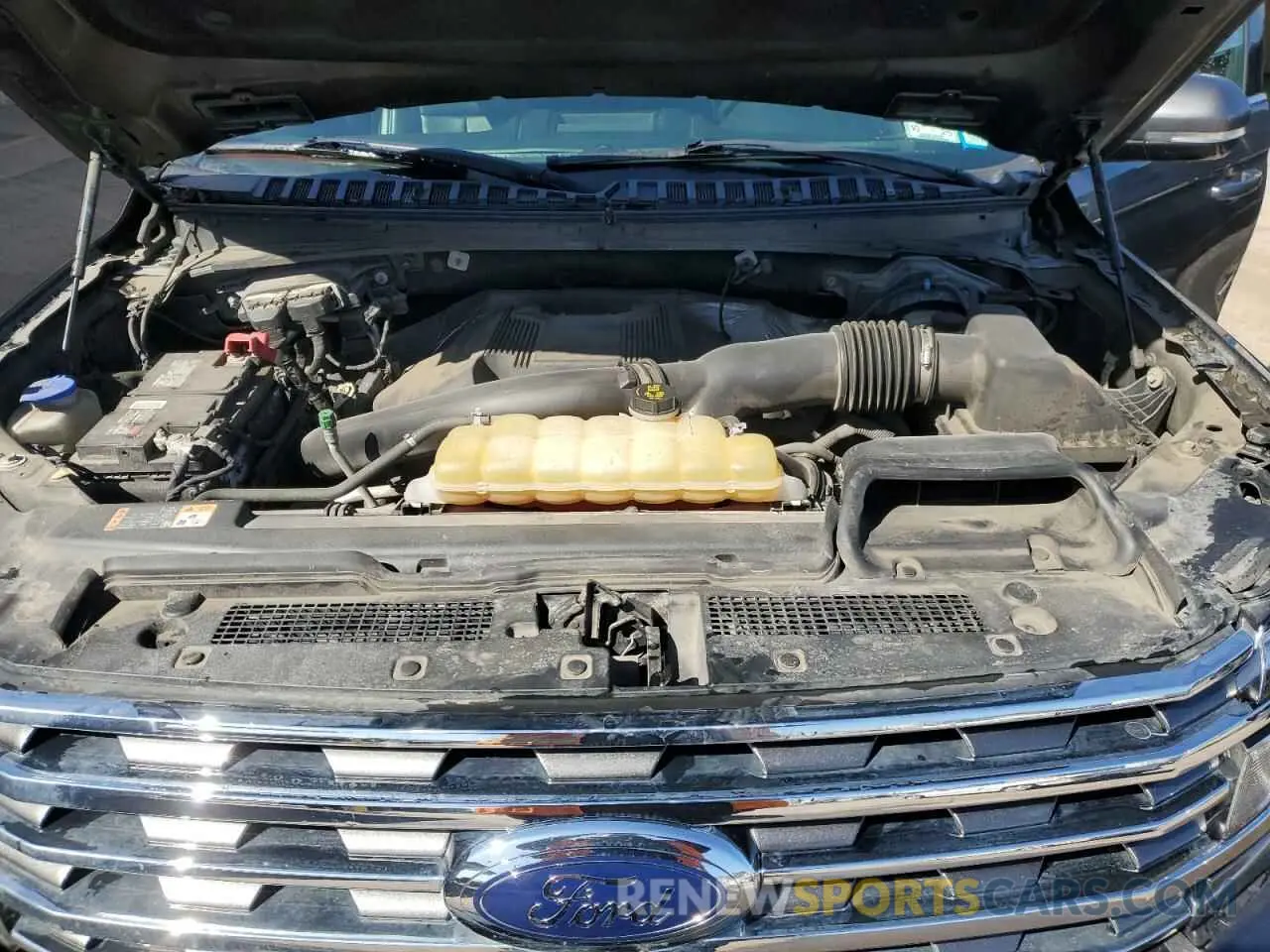 12 Photograph of a damaged car 1FMJU1JT6KEA22965 FORD EXPEDITION 2019