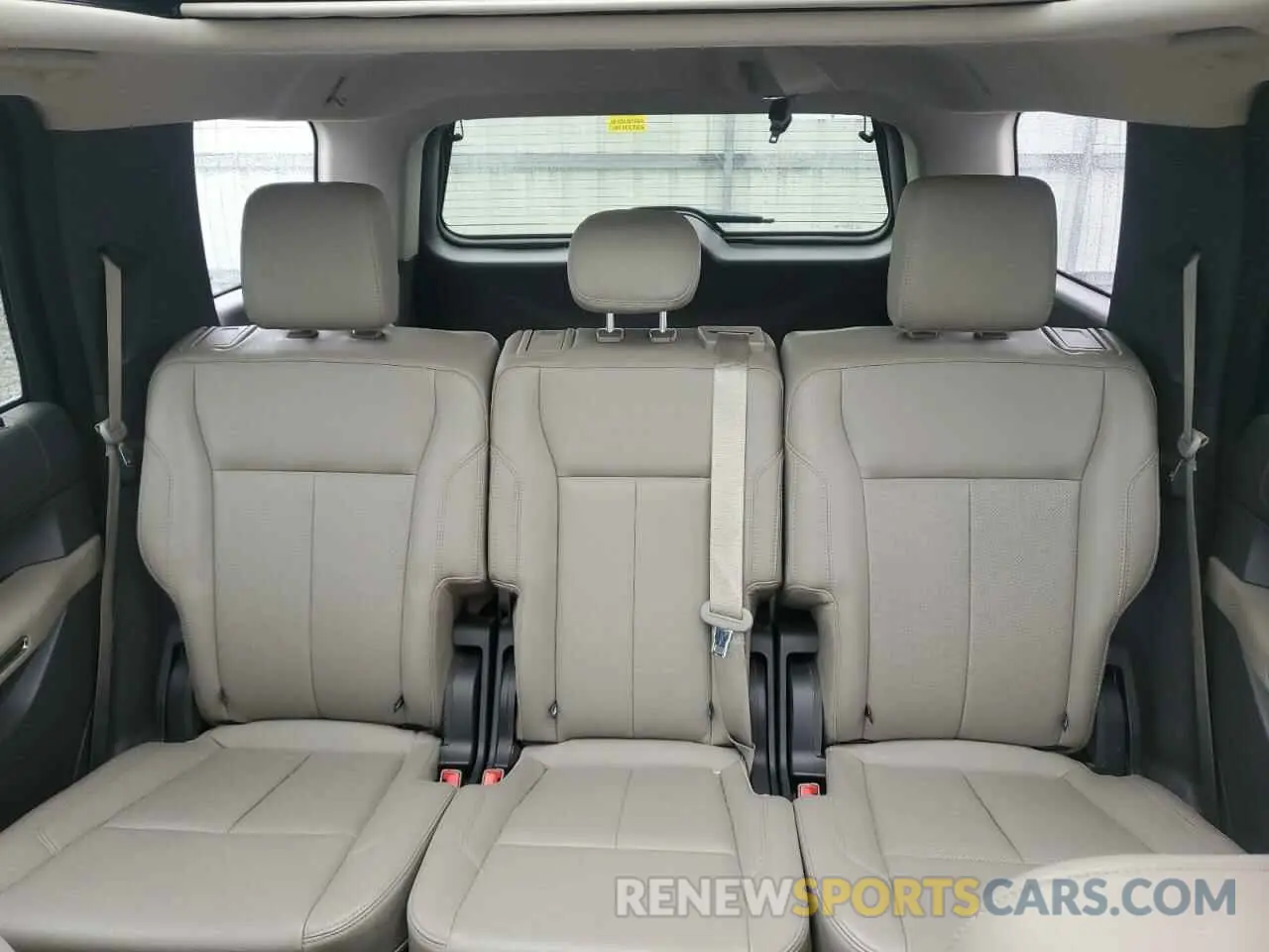 10 Photograph of a damaged car 1FMJU1JT6KEA32718 FORD EXPEDITION 2019