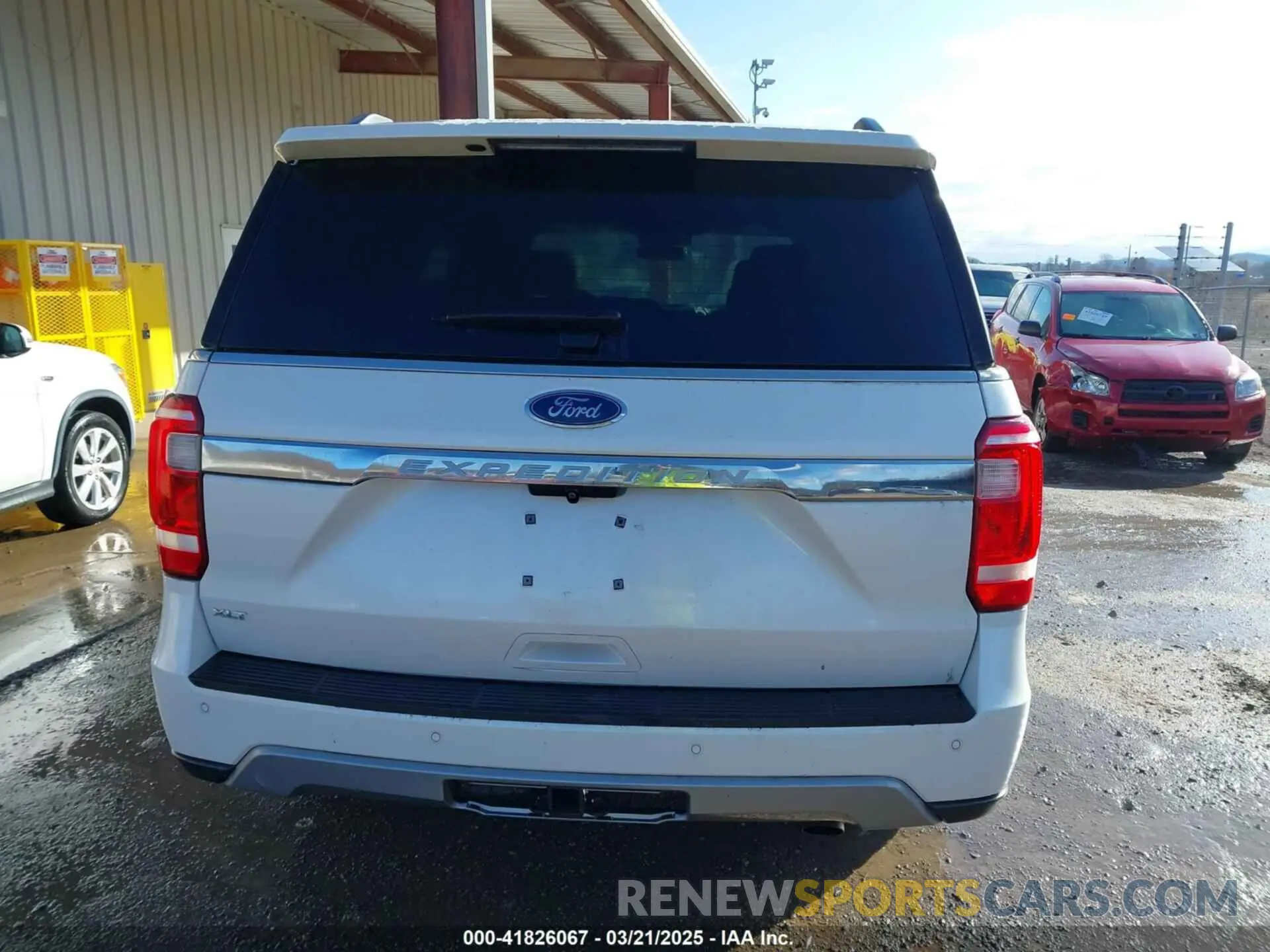 16 Photograph of a damaged car 1FMJU1JT6KEA53410 FORD EXPEDITION 2019