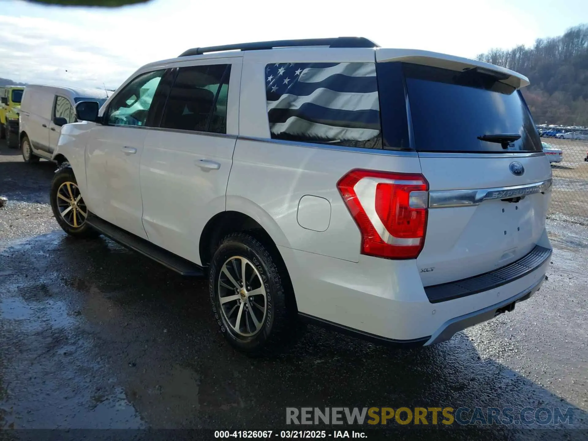 3 Photograph of a damaged car 1FMJU1JT6KEA53410 FORD EXPEDITION 2019