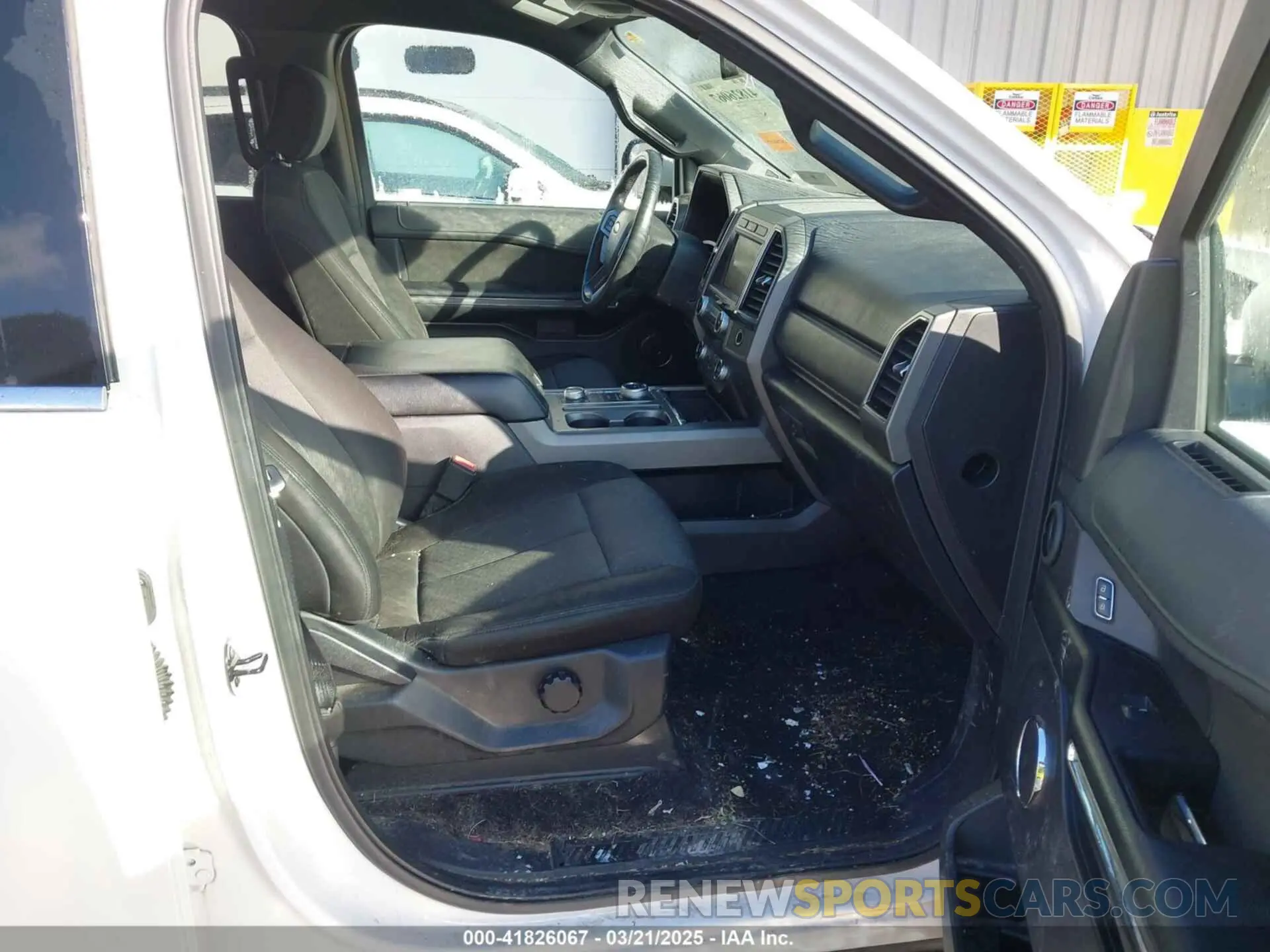 5 Photograph of a damaged car 1FMJU1JT6KEA53410 FORD EXPEDITION 2019
