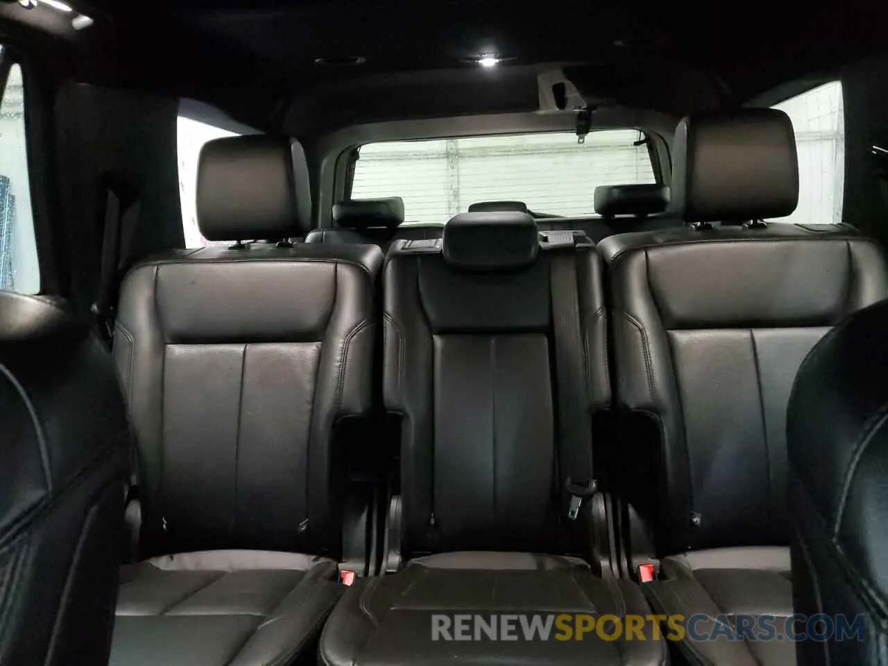 10 Photograph of a damaged car 1FMJU1JT8KEA74193 FORD EXPEDITION 2019