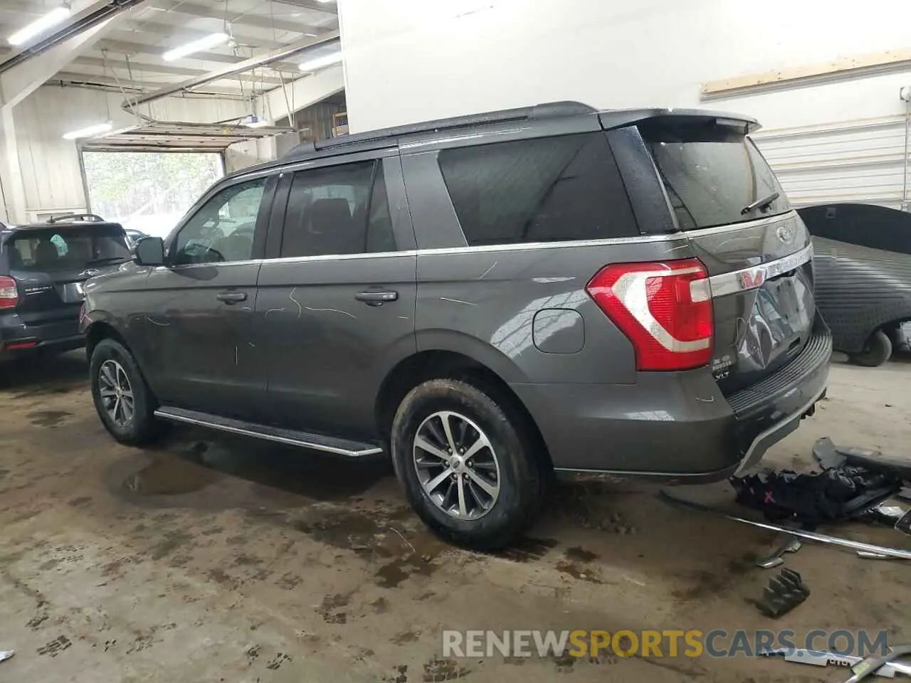 2 Photograph of a damaged car 1FMJU1JT8KEA74193 FORD EXPEDITION 2019