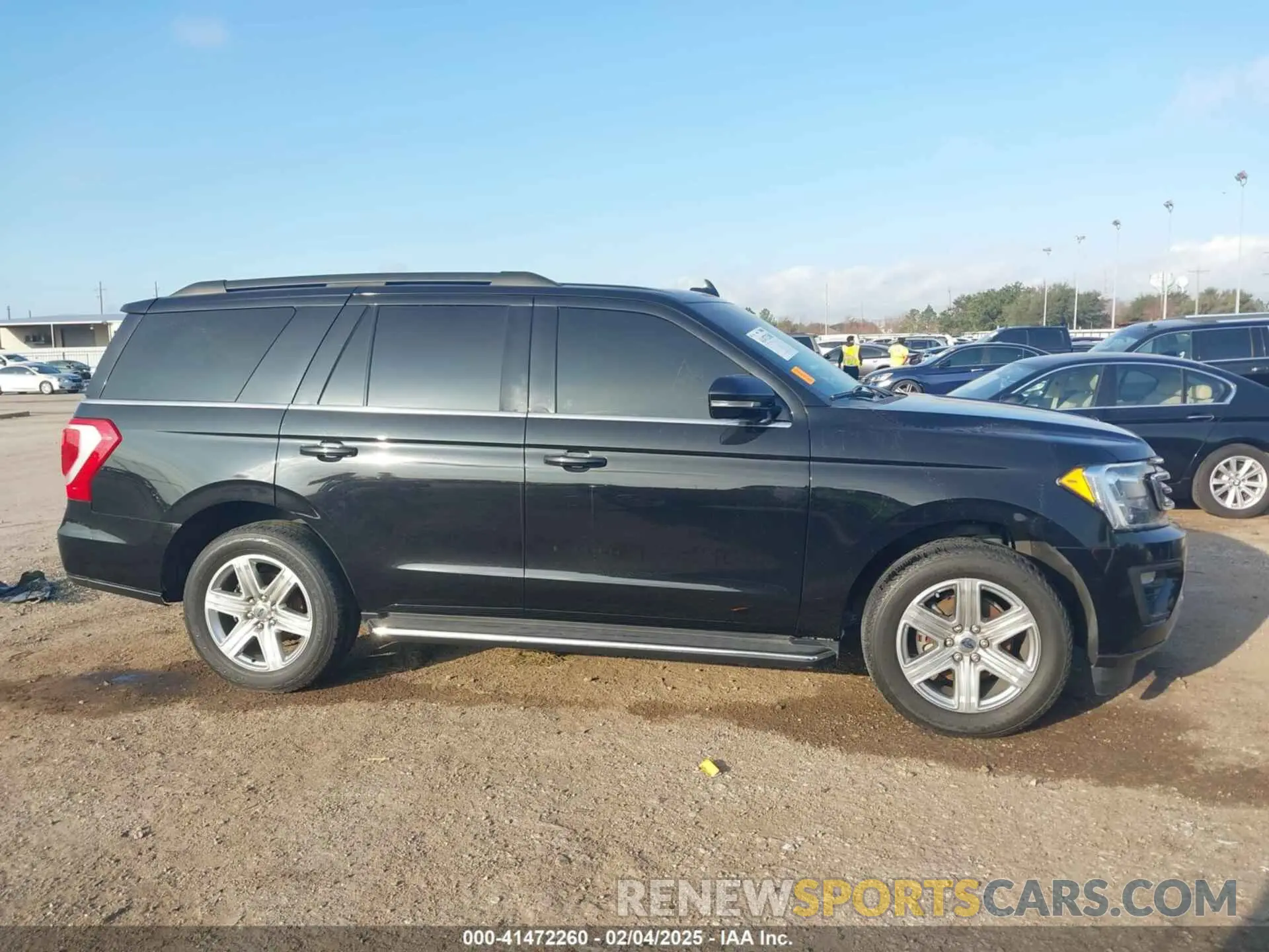 13 Photograph of a damaged car 1FMJU1JT9KEA16156 FORD EXPEDITION 2019