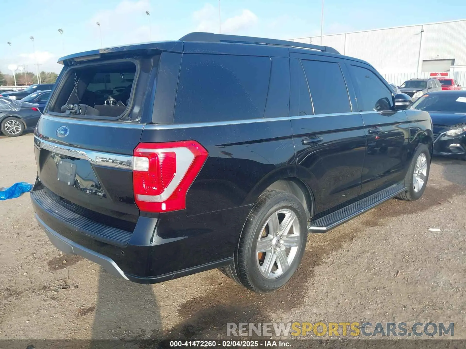 4 Photograph of a damaged car 1FMJU1JT9KEA16156 FORD EXPEDITION 2019