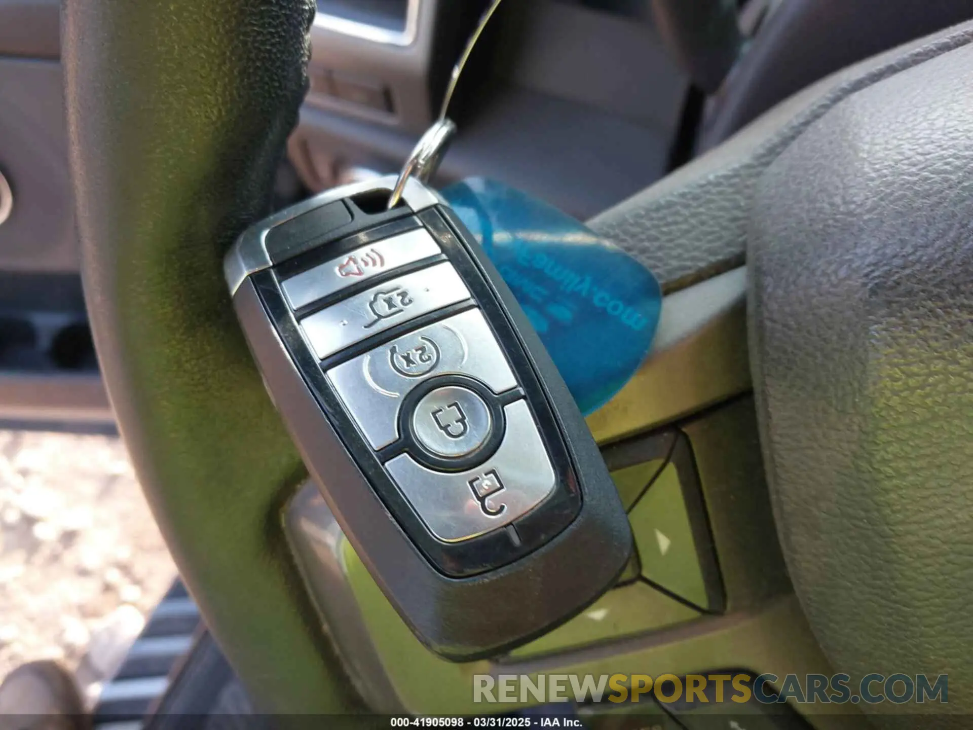 11 Photograph of a damaged car 1FMJU1JTXKEA30678 FORD EXPEDITION 2019