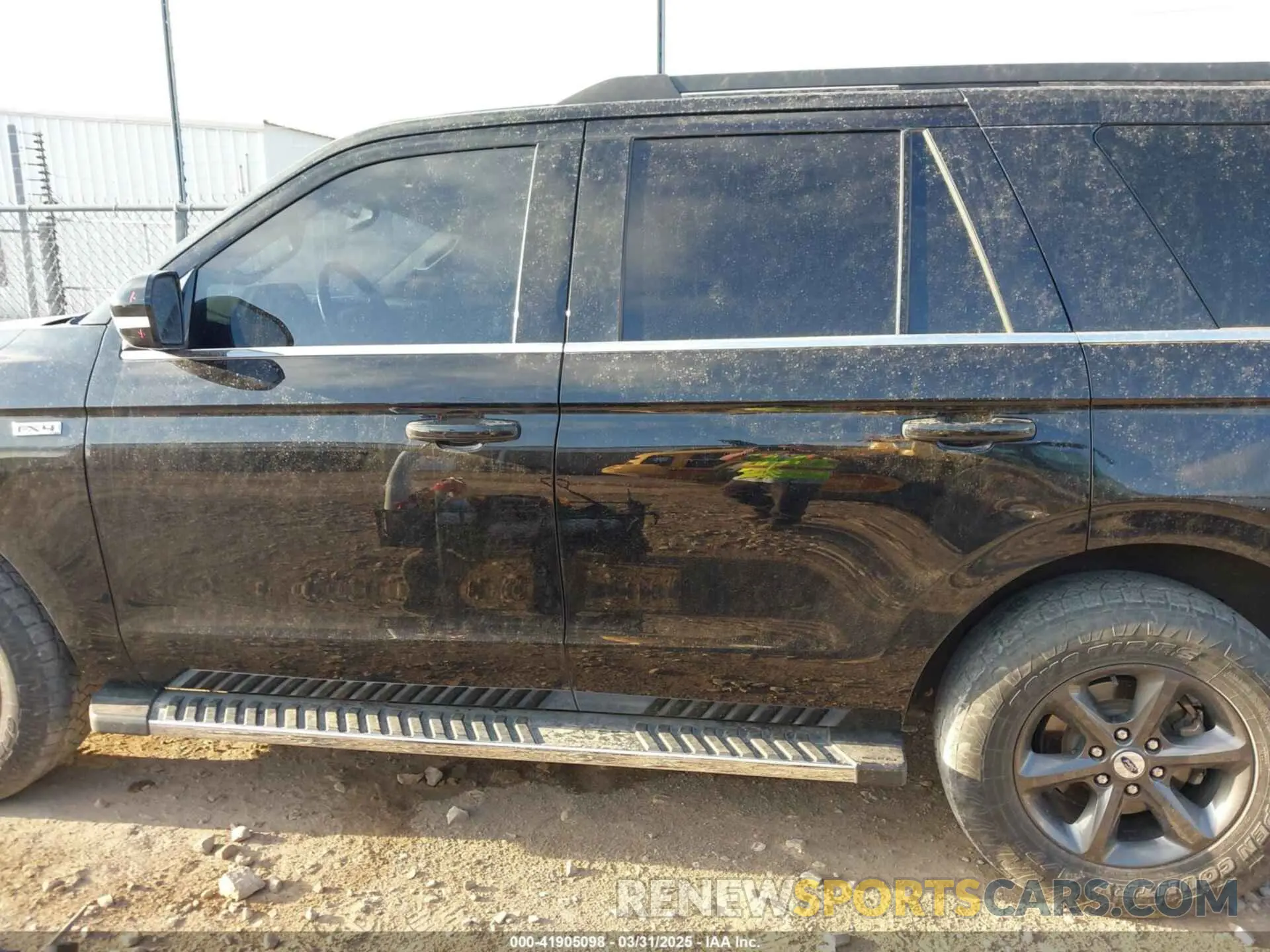 15 Photograph of a damaged car 1FMJU1JTXKEA30678 FORD EXPEDITION 2019