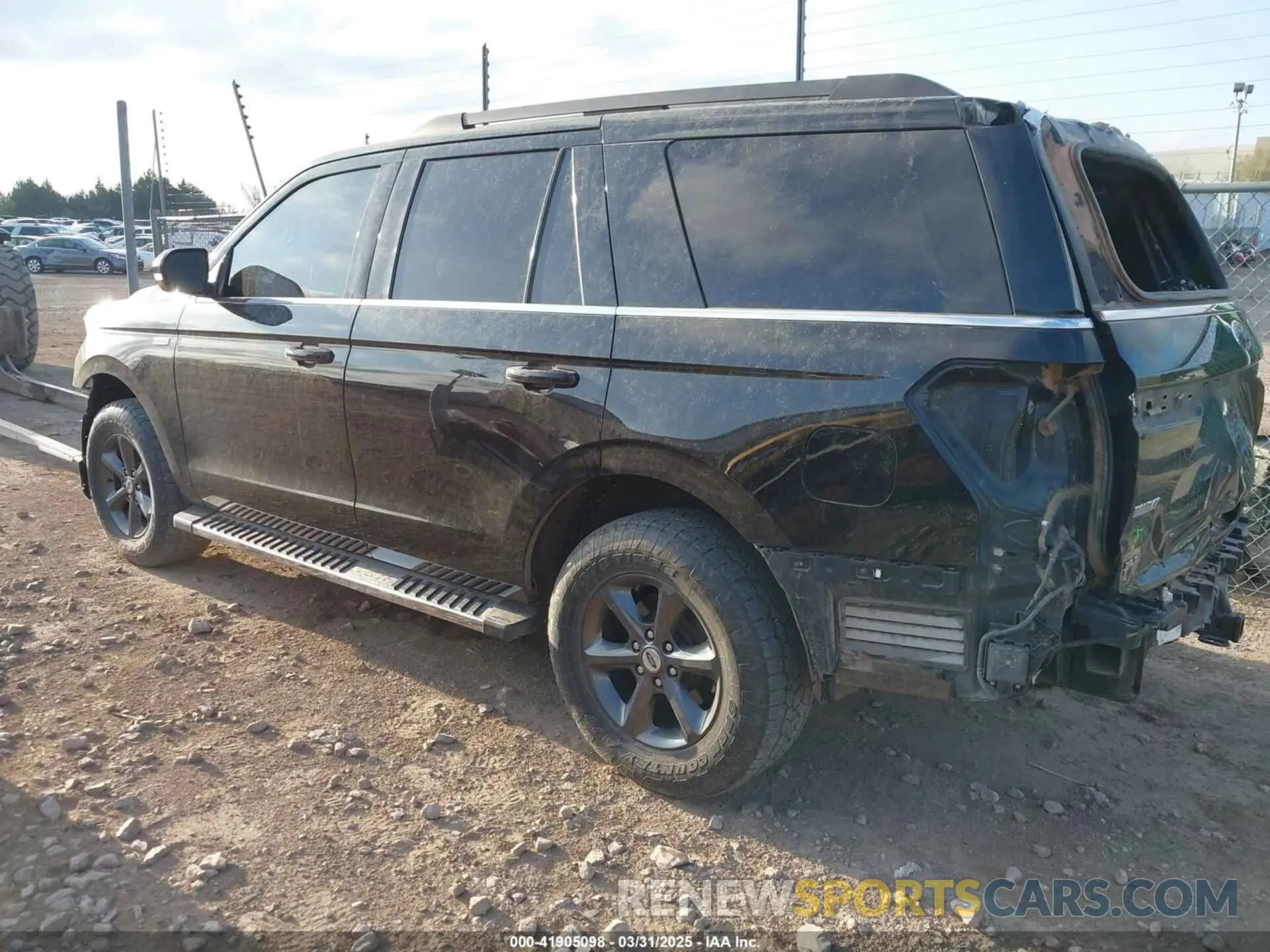3 Photograph of a damaged car 1FMJU1JTXKEA30678 FORD EXPEDITION 2019