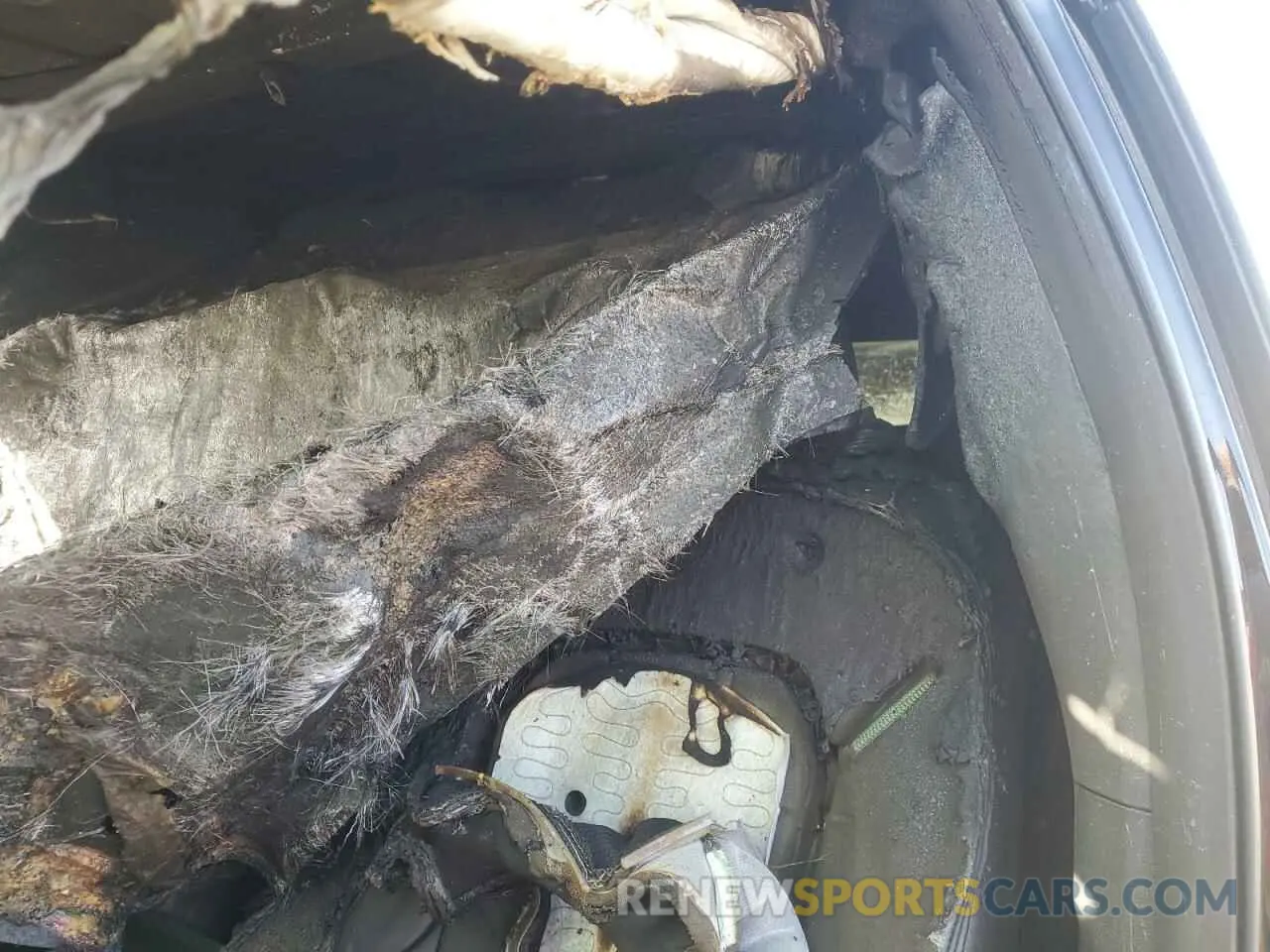 10 Photograph of a damaged car 1FMJU1KT1KEA20457 FORD EXPEDITION 2019