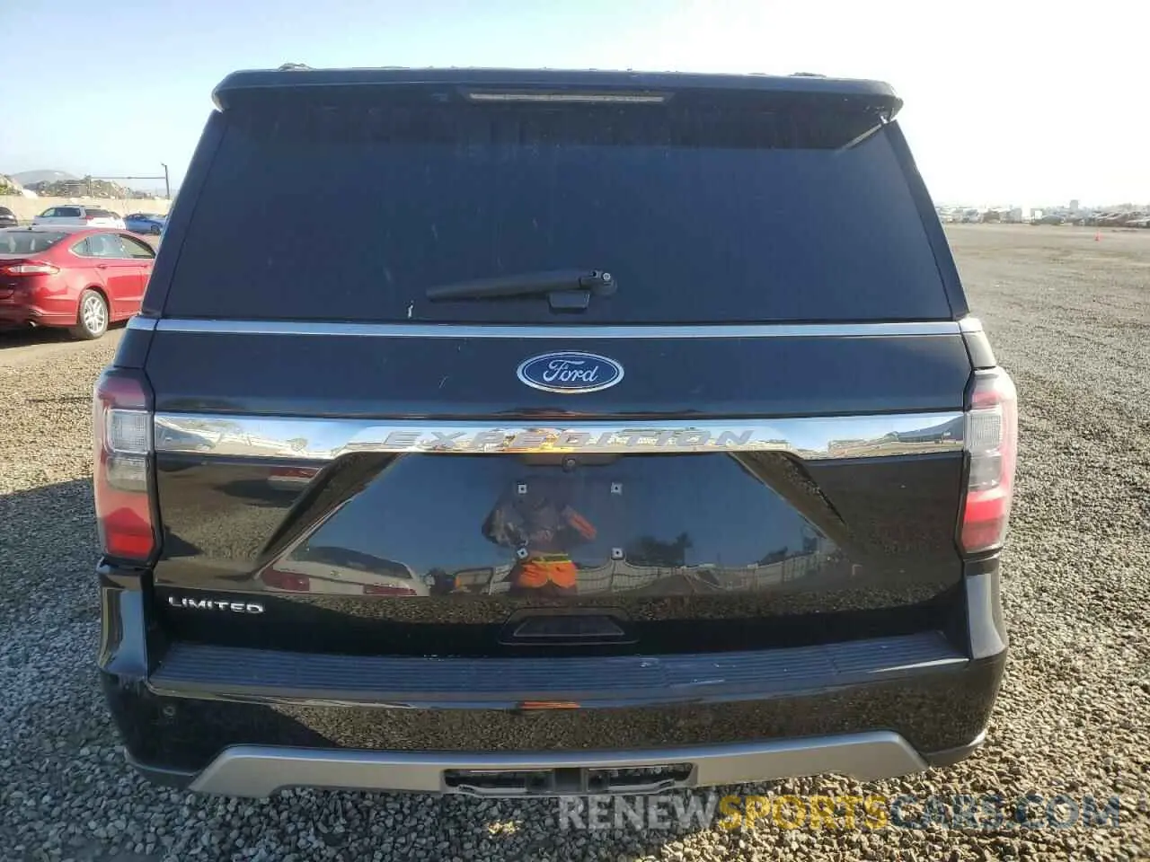 6 Photograph of a damaged car 1FMJU1KT1KEA20457 FORD EXPEDITION 2019