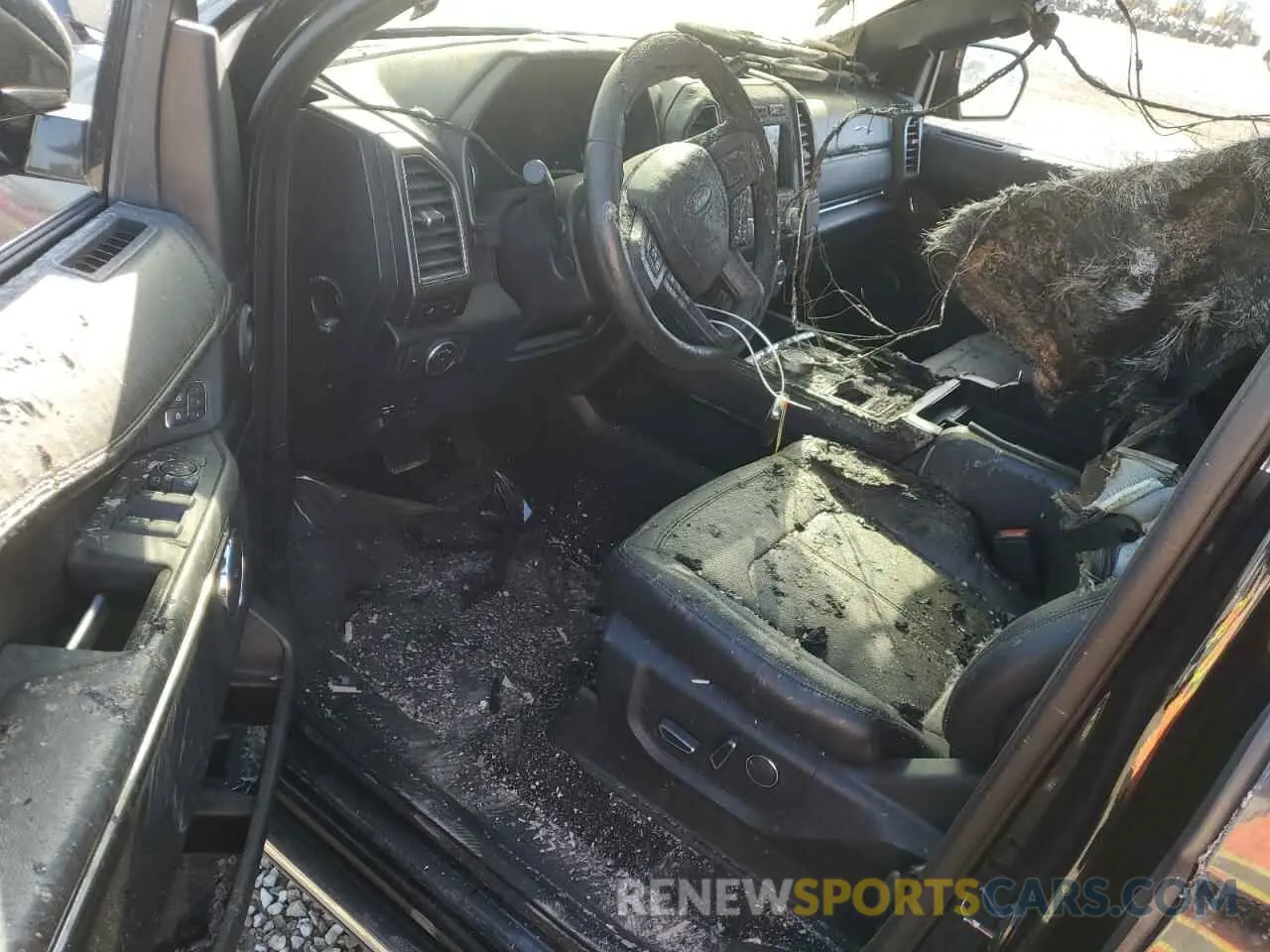 8 Photograph of a damaged car 1FMJU1KT1KEA20457 FORD EXPEDITION 2019