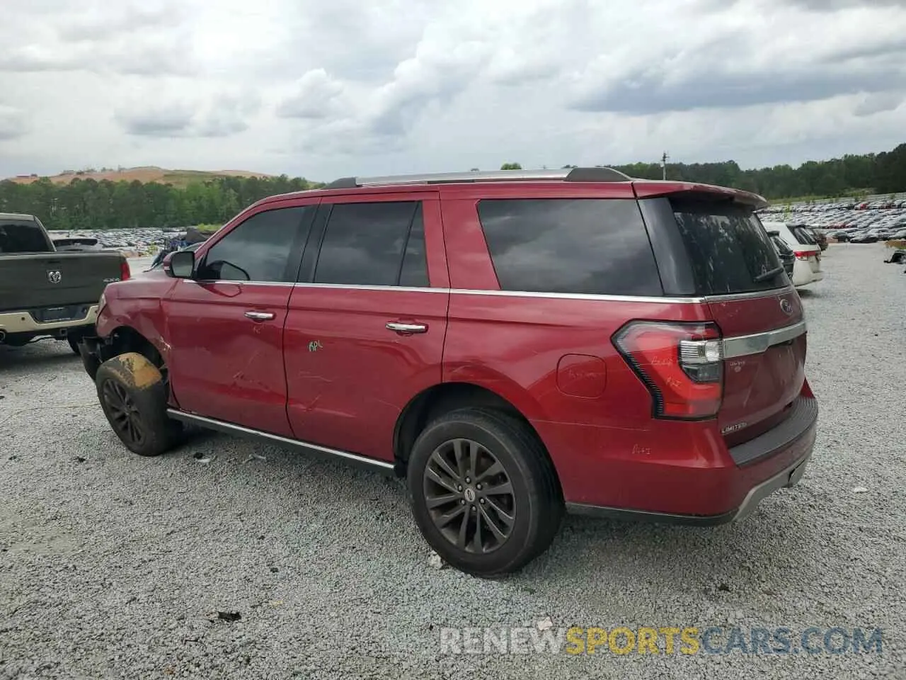 2 Photograph of a damaged car 1FMJU1KT2KEA67190 FORD EXPEDITION 2019