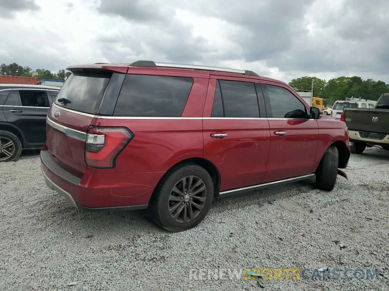 3 Photograph of a damaged car 1FMJU1KT2KEA67190 FORD EXPEDITION 2019
