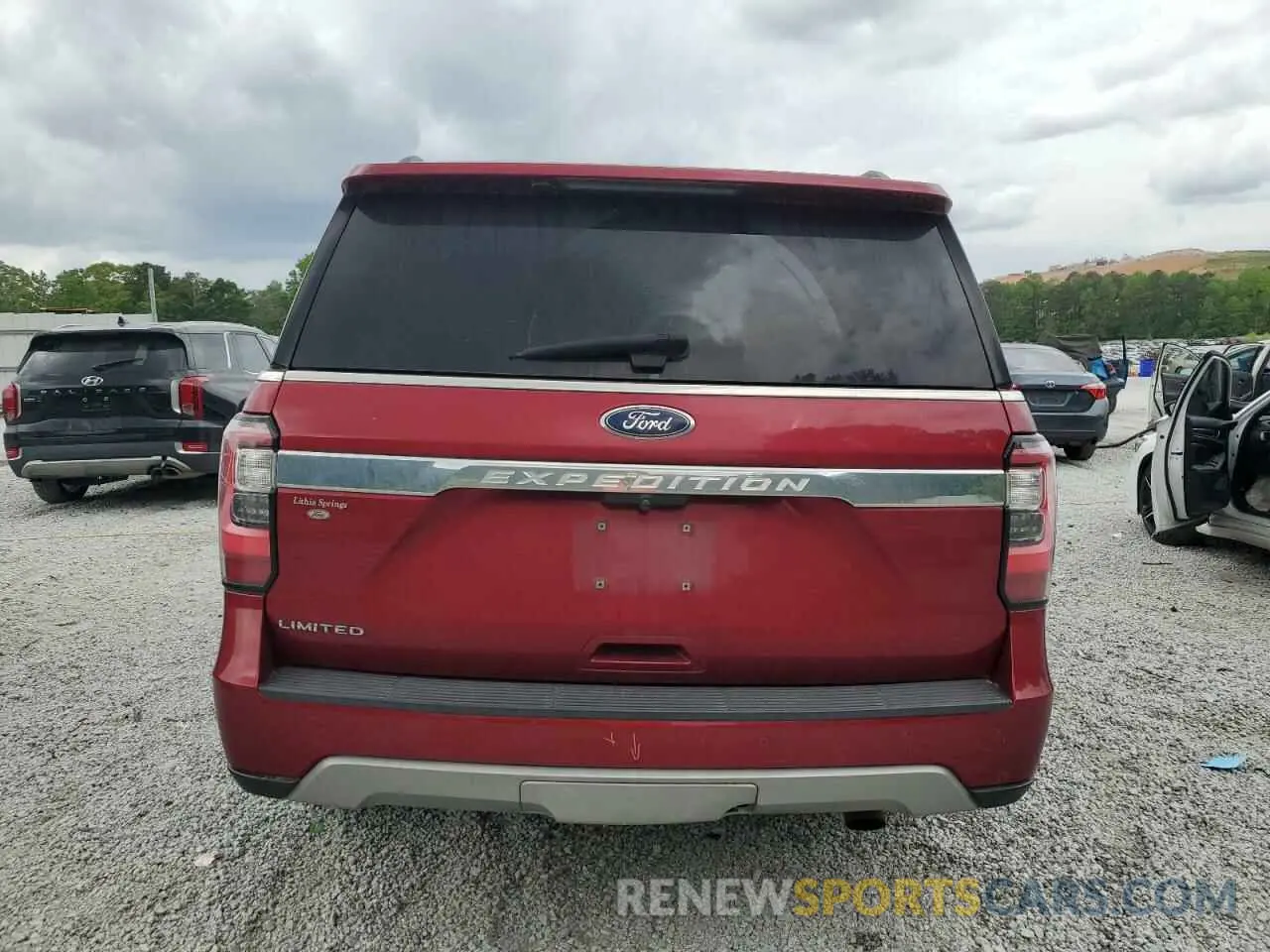 6 Photograph of a damaged car 1FMJU1KT2KEA67190 FORD EXPEDITION 2019
