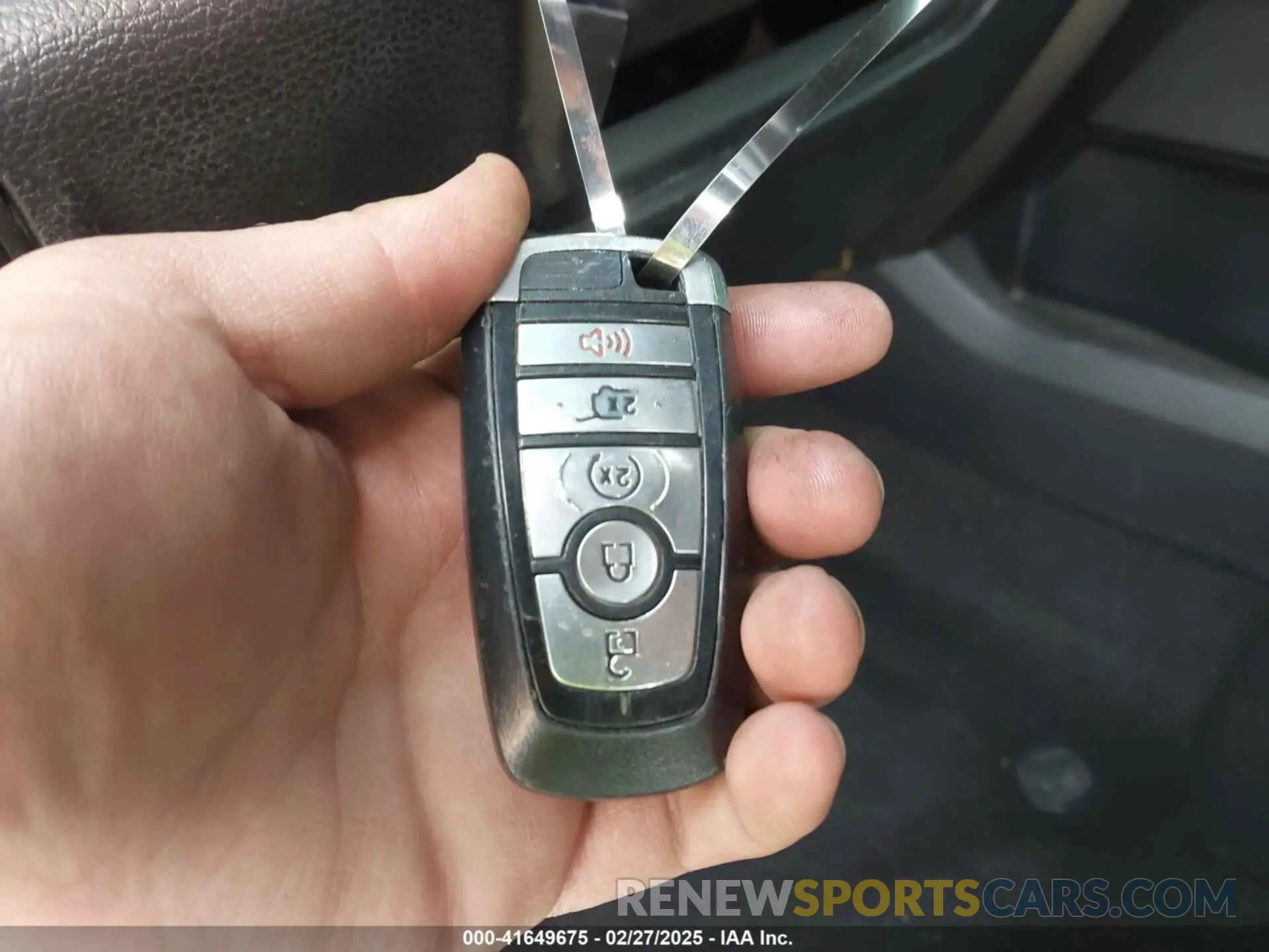 11 Photograph of a damaged car 1FMJU1KT5KEA42669 FORD EXPEDITION 2019