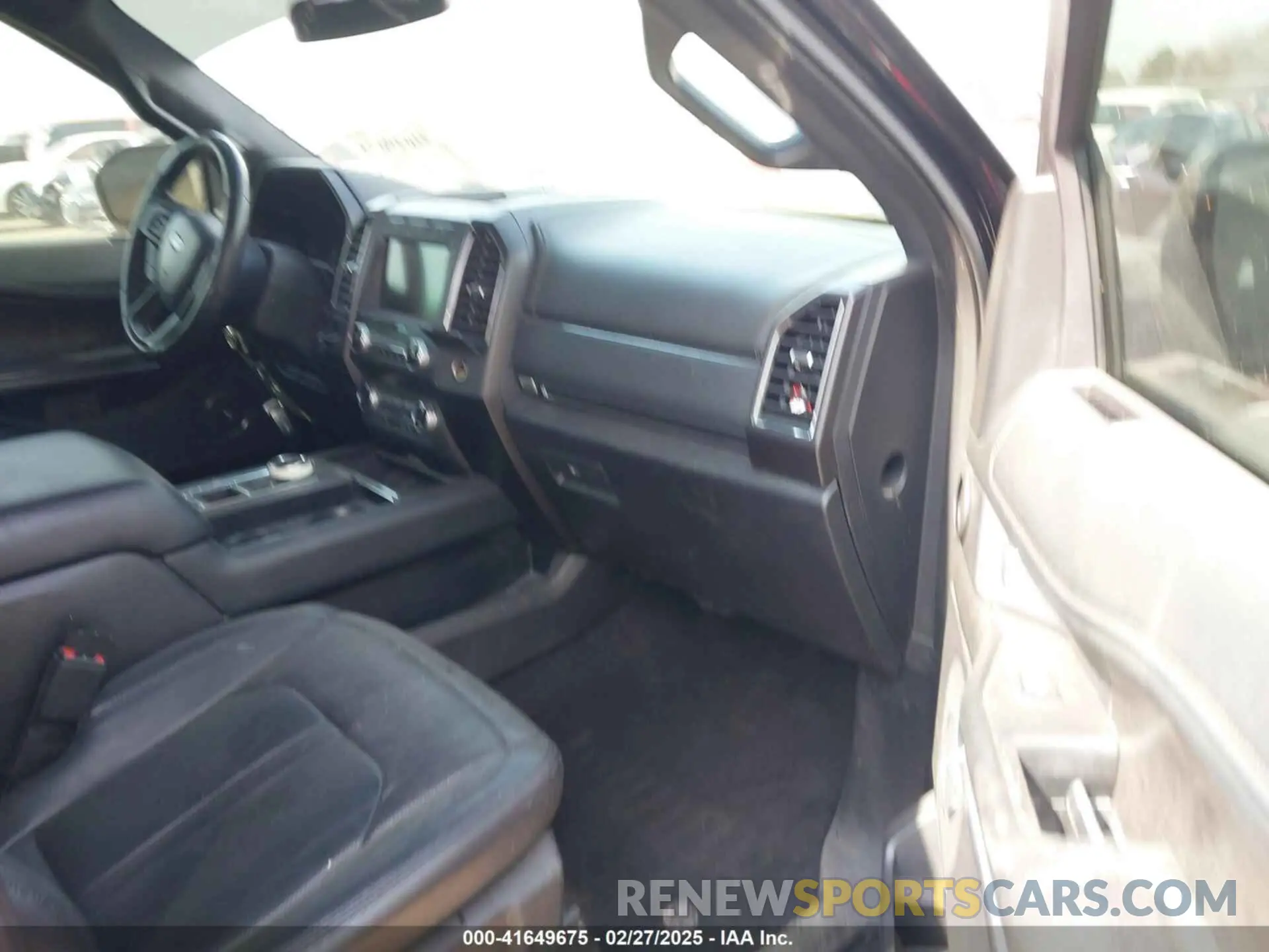5 Photograph of a damaged car 1FMJU1KT5KEA42669 FORD EXPEDITION 2019