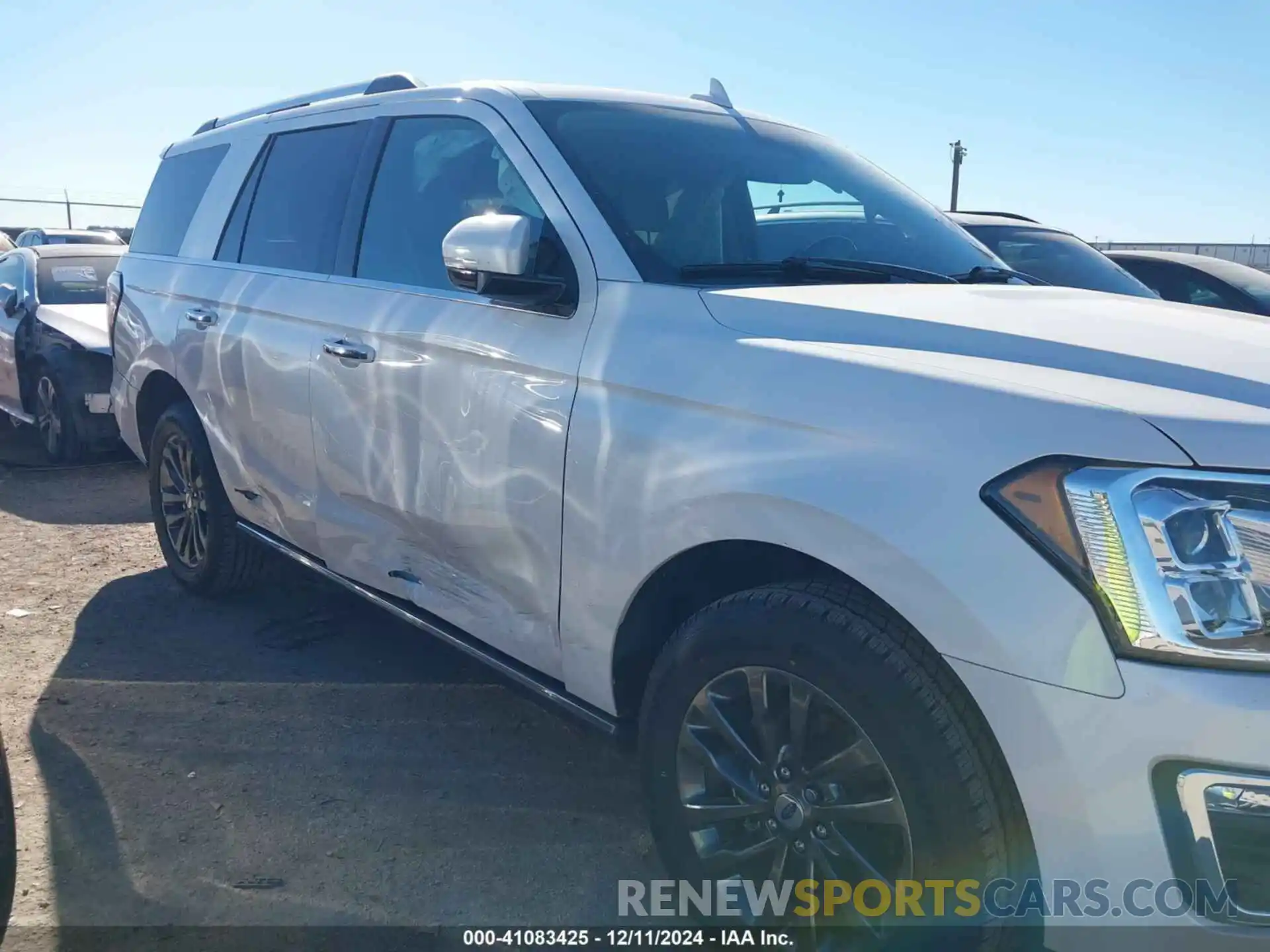 6 Photograph of a damaged car 1FMJU1KT6KEA13293 FORD EXPEDITION 2019