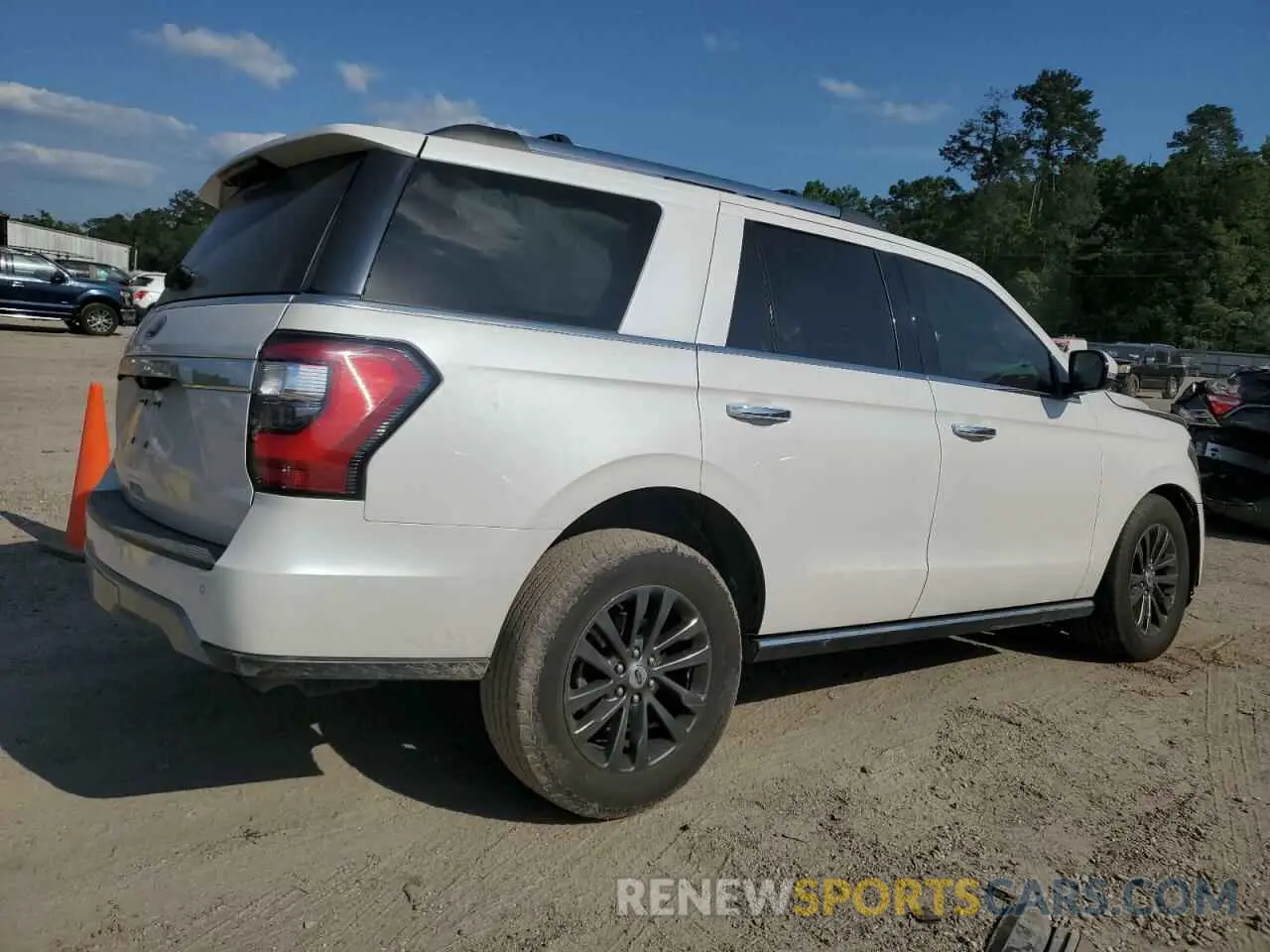 3 Photograph of a damaged car 1FMJU1KT6KEA84817 FORD EXPEDITION 2019