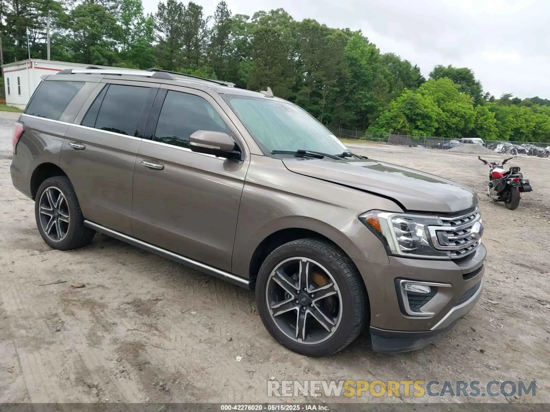 1 Photograph of a damaged car 1FMJU1KT7KEA22116 FORD EXPEDITION 2019