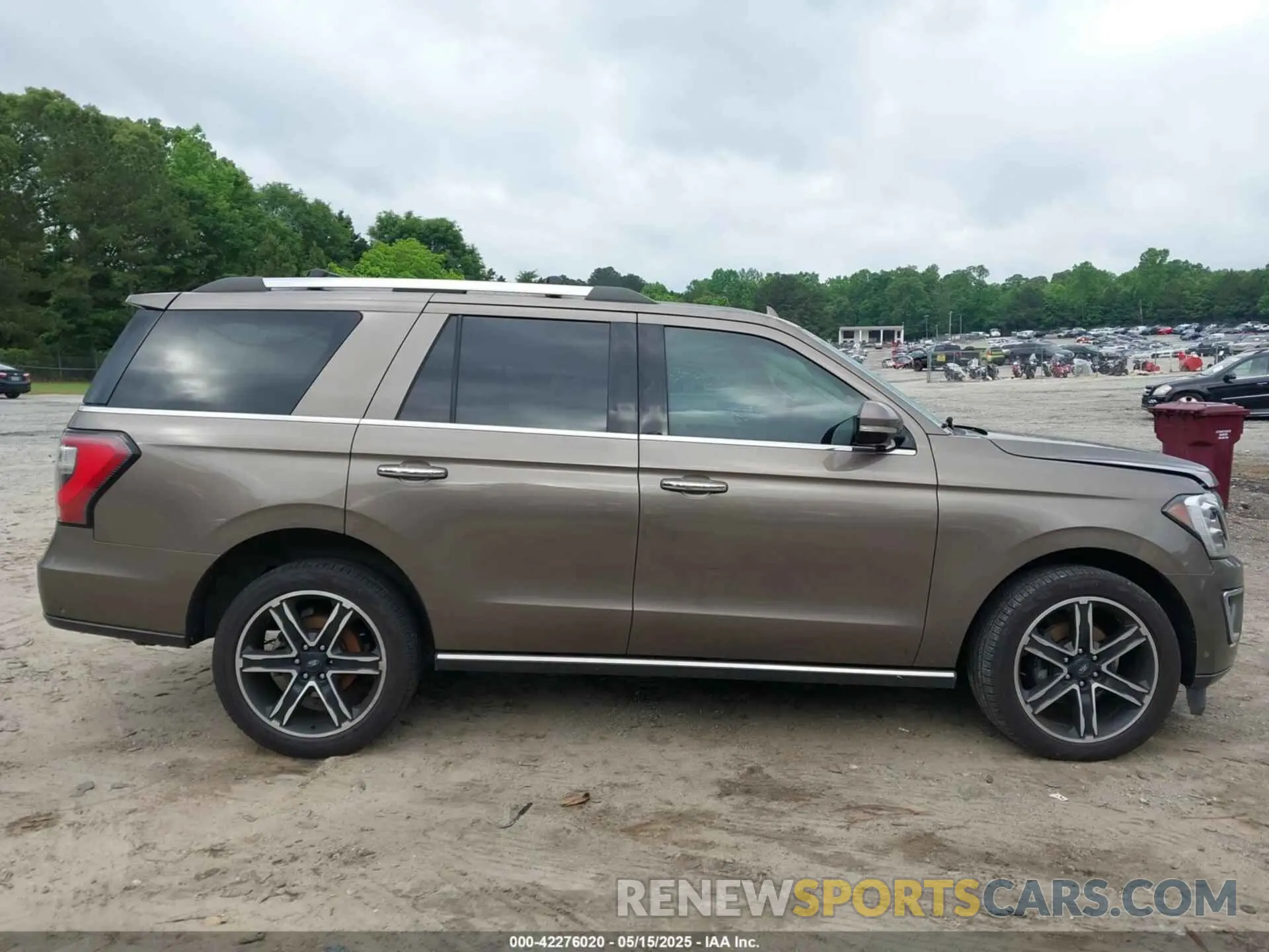 13 Photograph of a damaged car 1FMJU1KT7KEA22116 FORD EXPEDITION 2019
