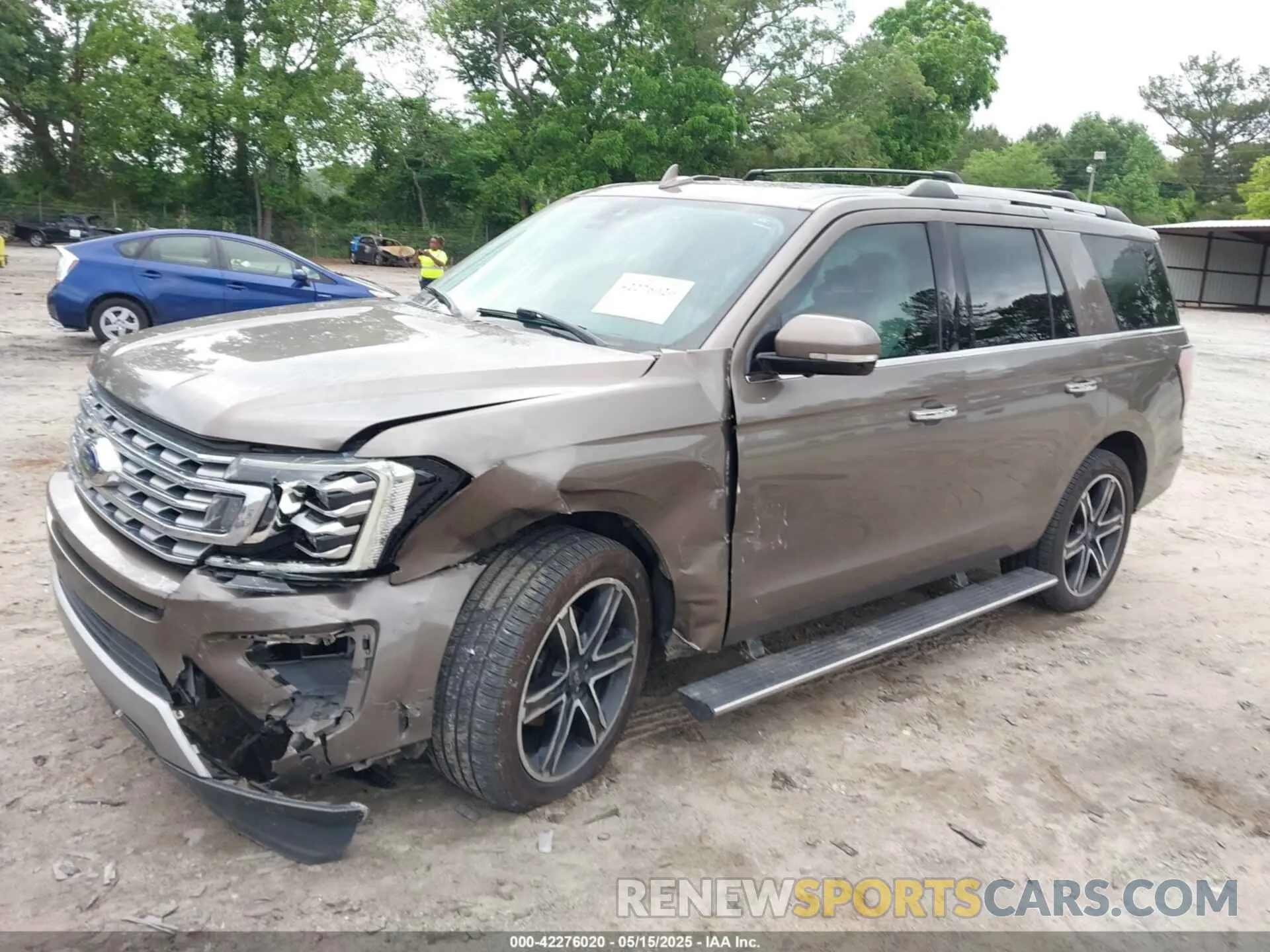 2 Photograph of a damaged car 1FMJU1KT7KEA22116 FORD EXPEDITION 2019