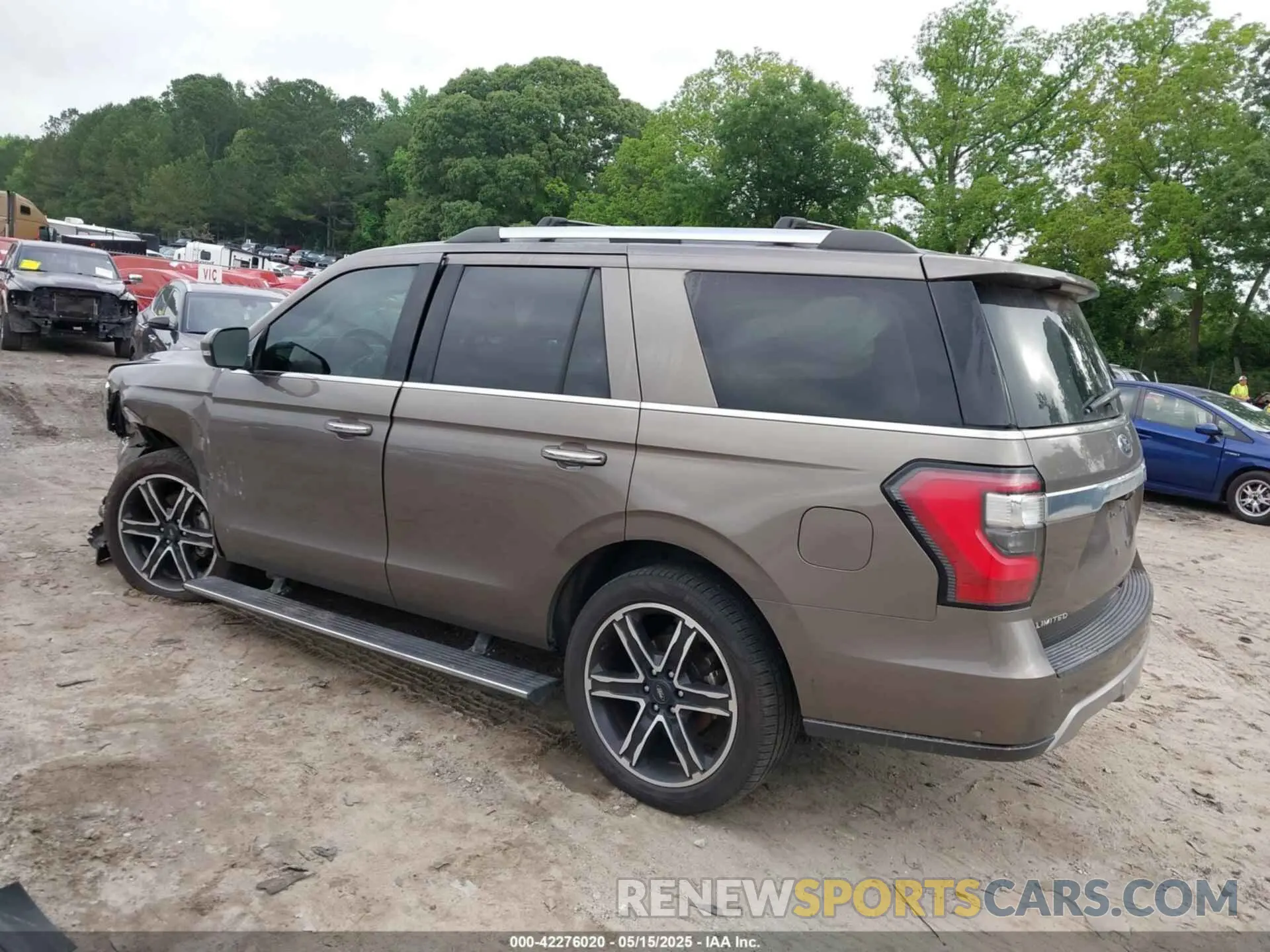 3 Photograph of a damaged car 1FMJU1KT7KEA22116 FORD EXPEDITION 2019