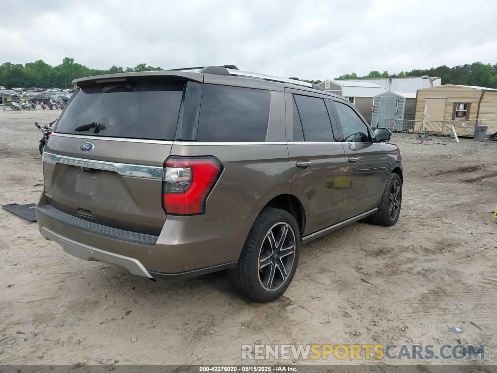 4 Photograph of a damaged car 1FMJU1KT7KEA22116 FORD EXPEDITION 2019