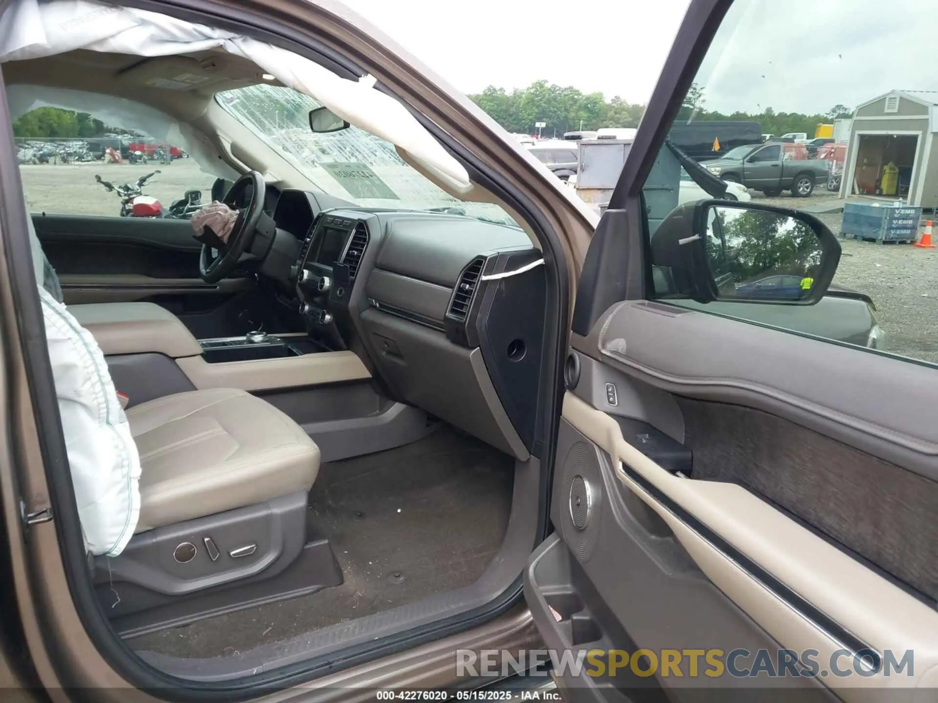 5 Photograph of a damaged car 1FMJU1KT7KEA22116 FORD EXPEDITION 2019