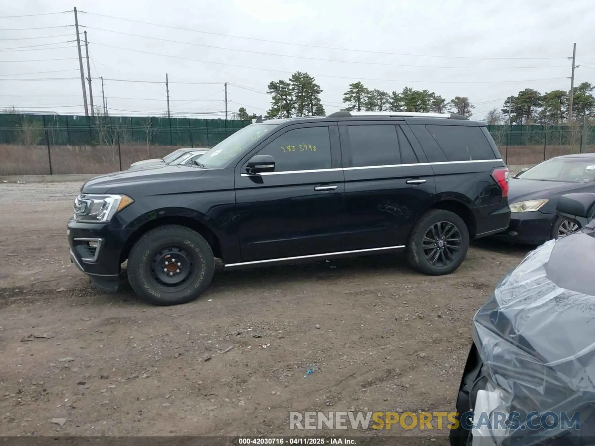 13 Photograph of a damaged car 1FMJU1KT8KEA38258 FORD EXPEDITION 2019