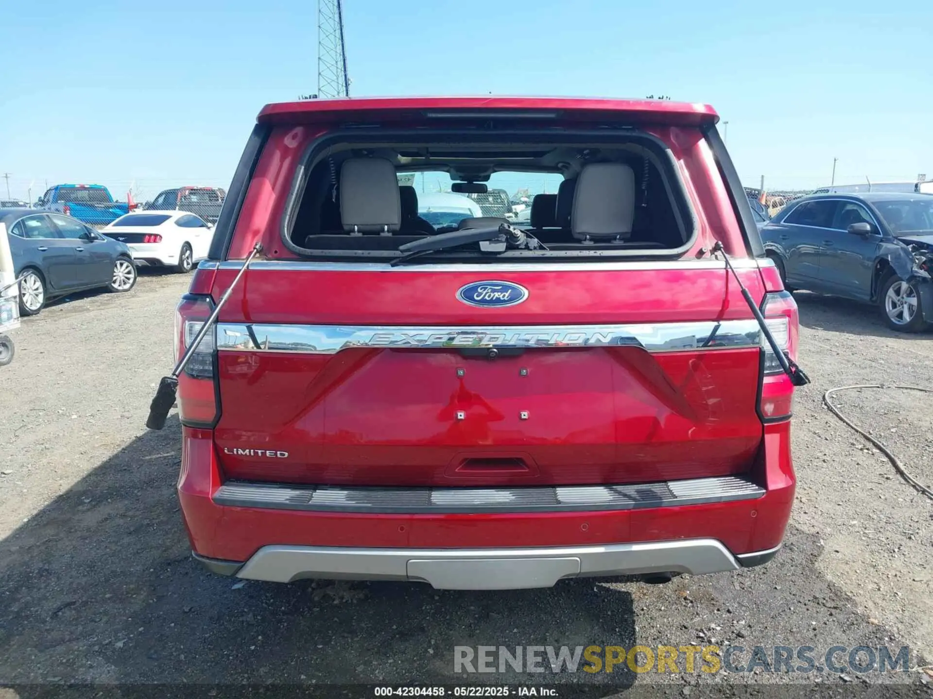 16 Photograph of a damaged car 1FMJU1KT8KEA66240 FORD EXPEDITION 2019