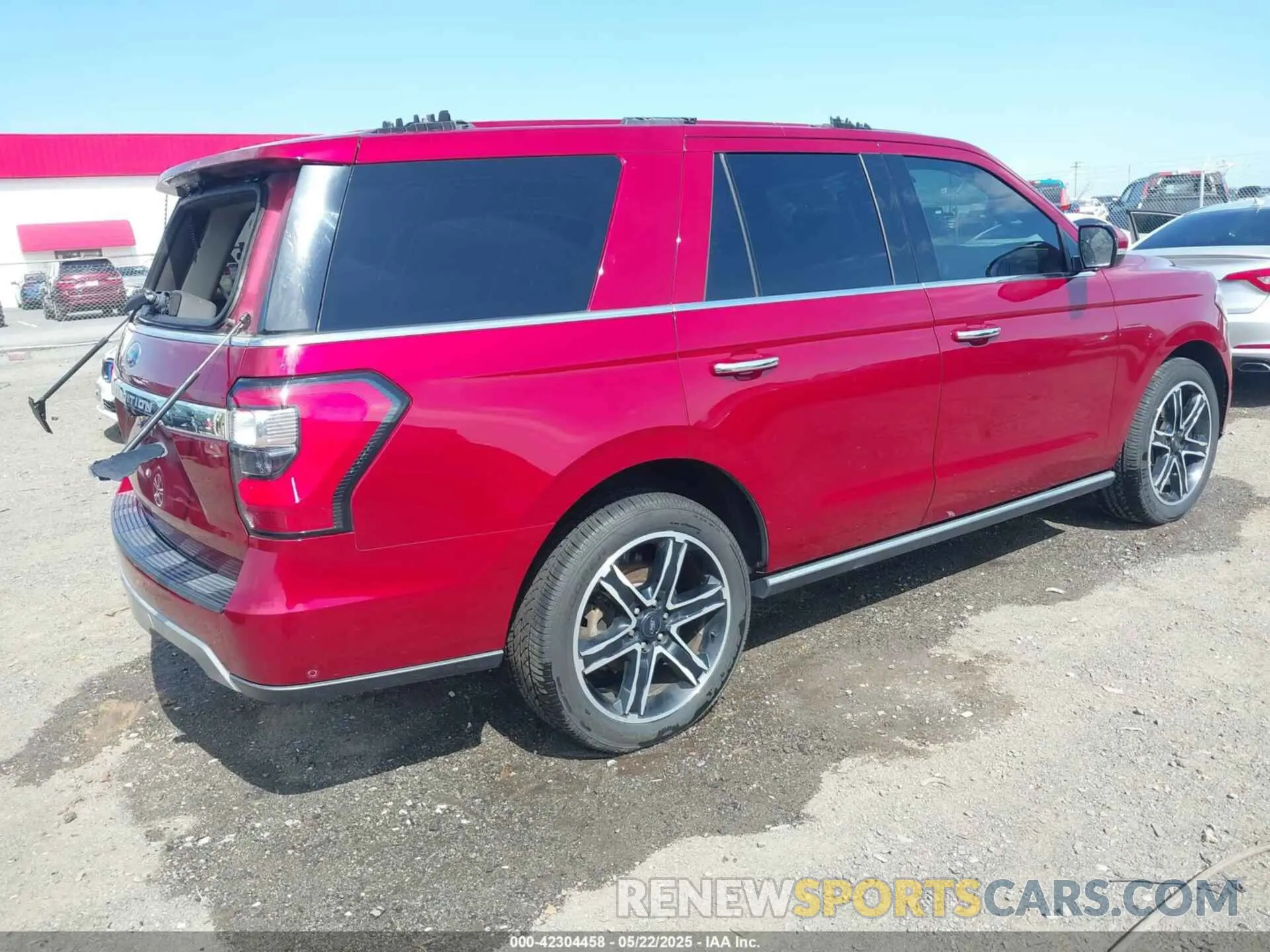 4 Photograph of a damaged car 1FMJU1KT8KEA66240 FORD EXPEDITION 2019