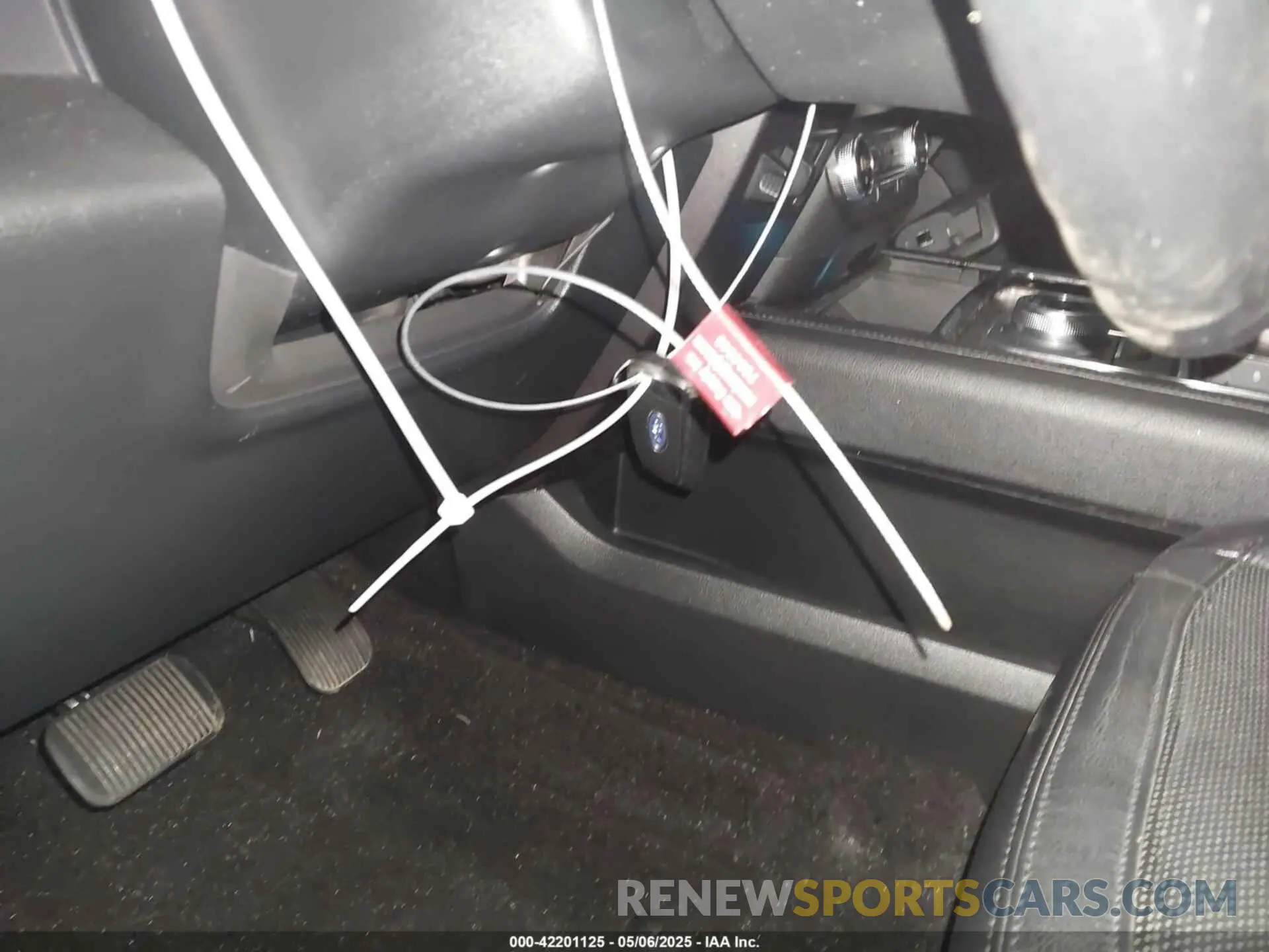 11 Photograph of a damaged car 1FMJU1KT8KEA89808 FORD EXPEDITION 2019