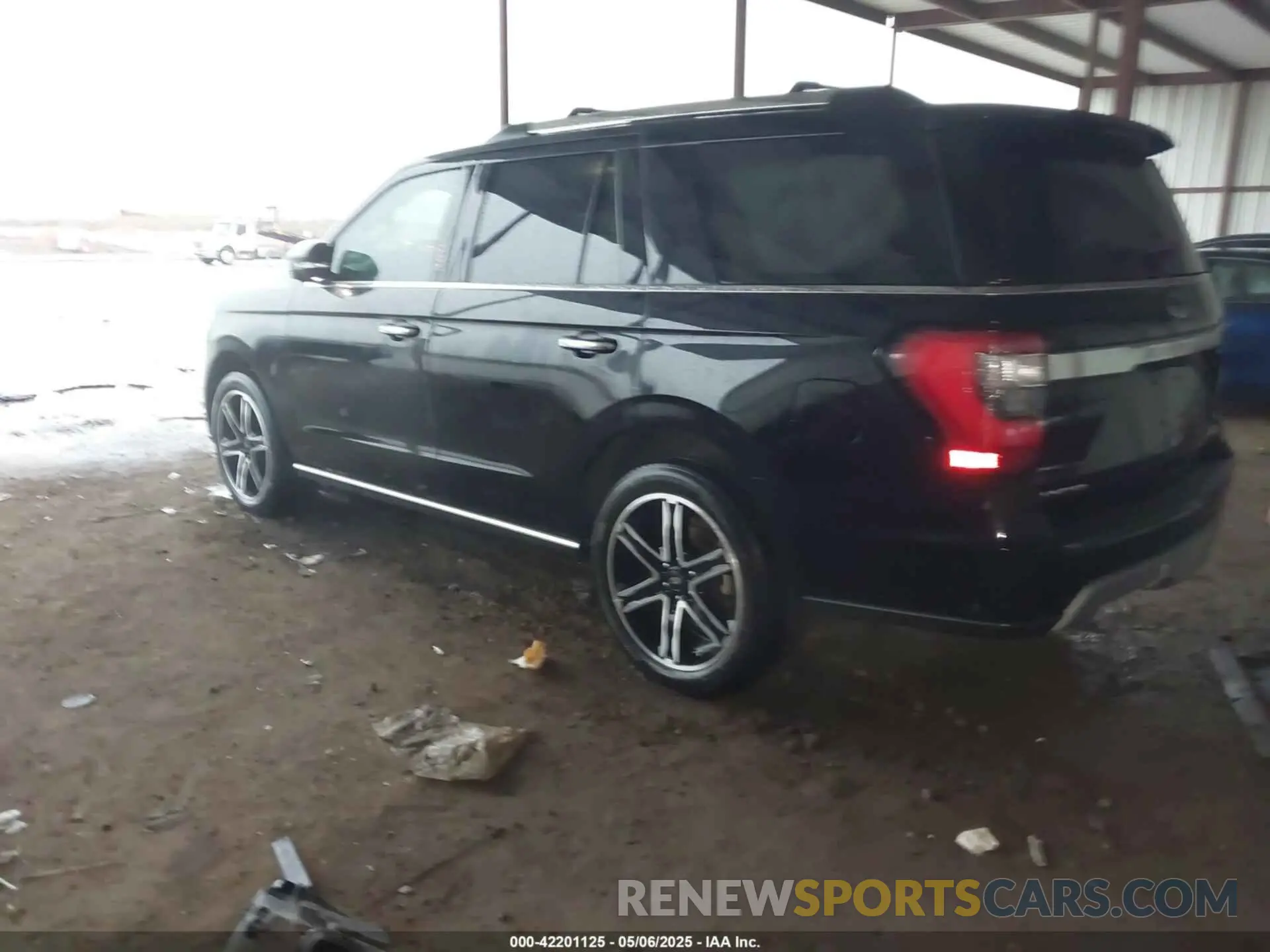 3 Photograph of a damaged car 1FMJU1KT8KEA89808 FORD EXPEDITION 2019
