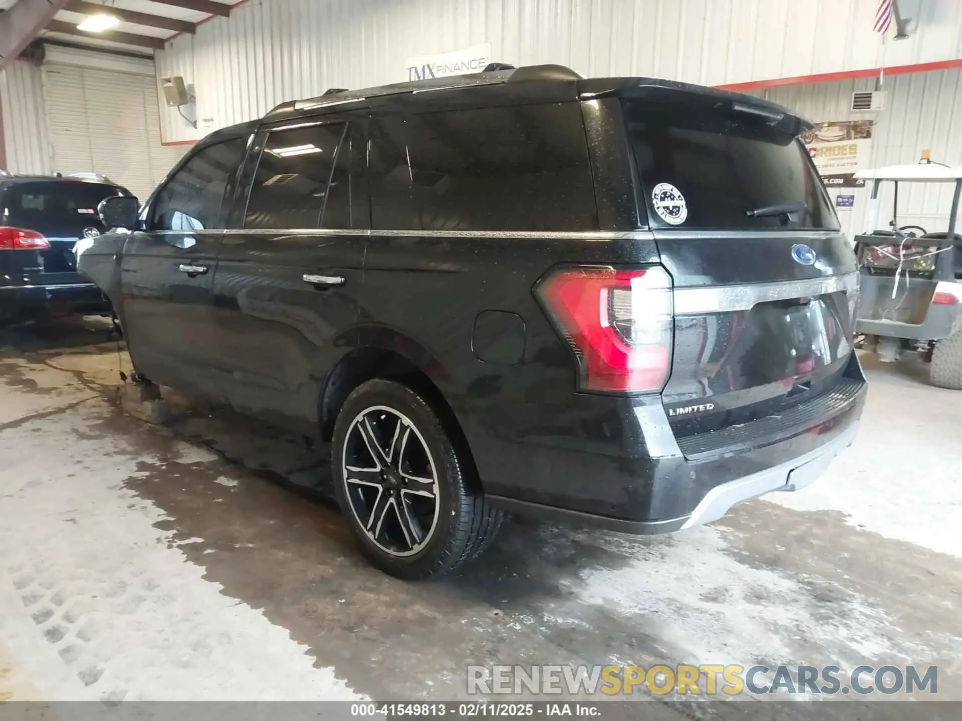 3 Photograph of a damaged car 1FMJU1KTXKEA73156 FORD EXPEDITION 2019