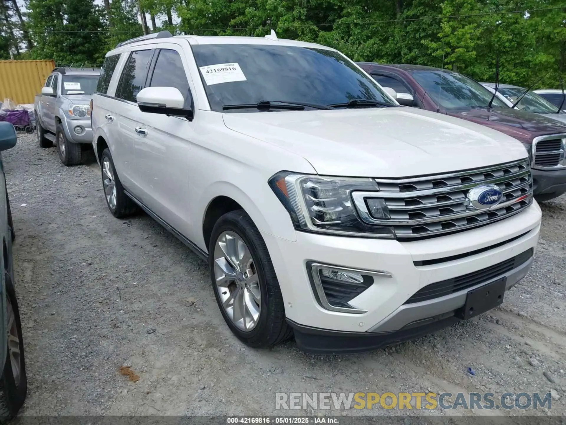 1 Photograph of a damaged car 1FMJU1KTXKEA86988 FORD EXPEDITION 2019