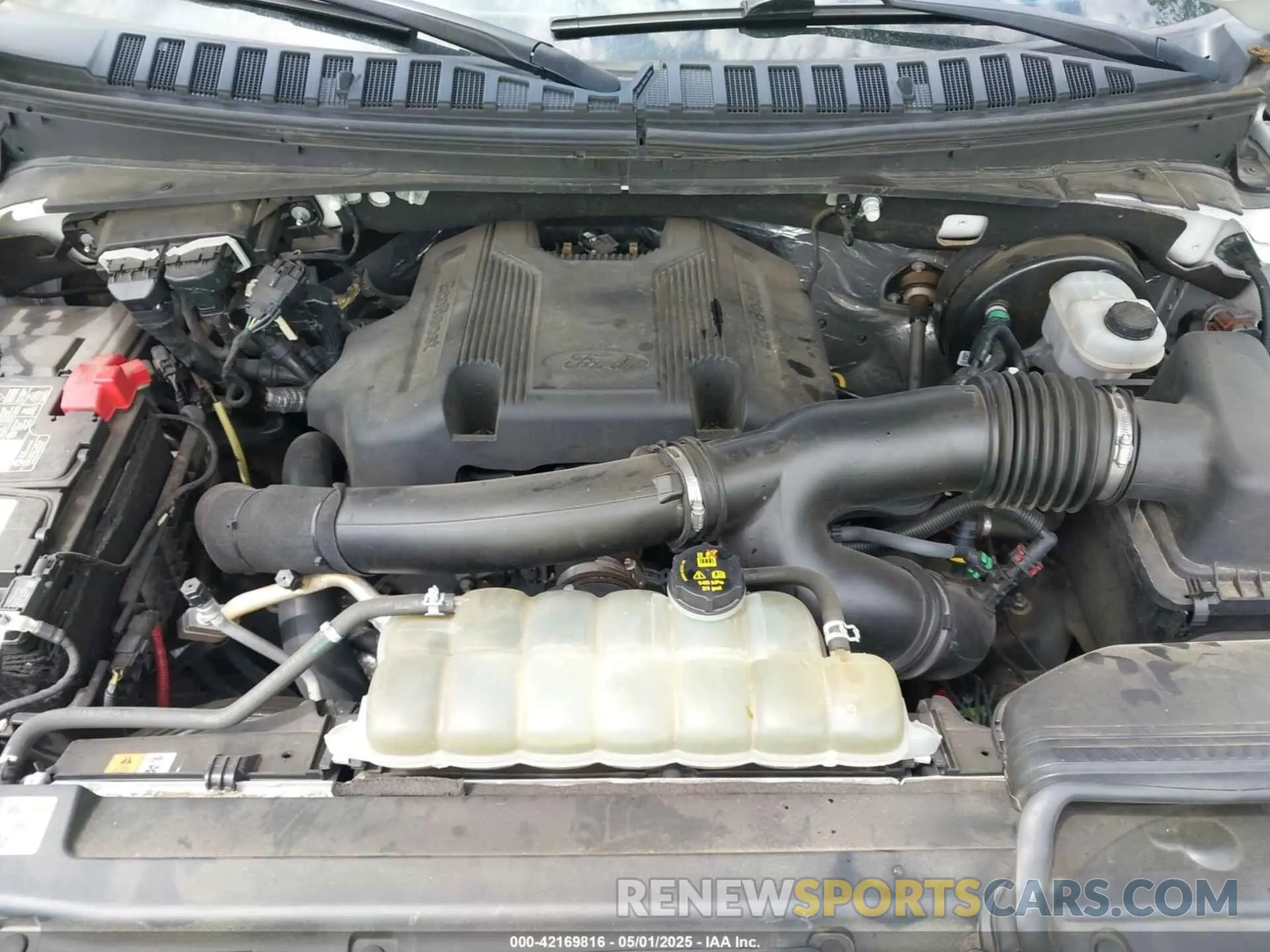10 Photograph of a damaged car 1FMJU1KTXKEA86988 FORD EXPEDITION 2019