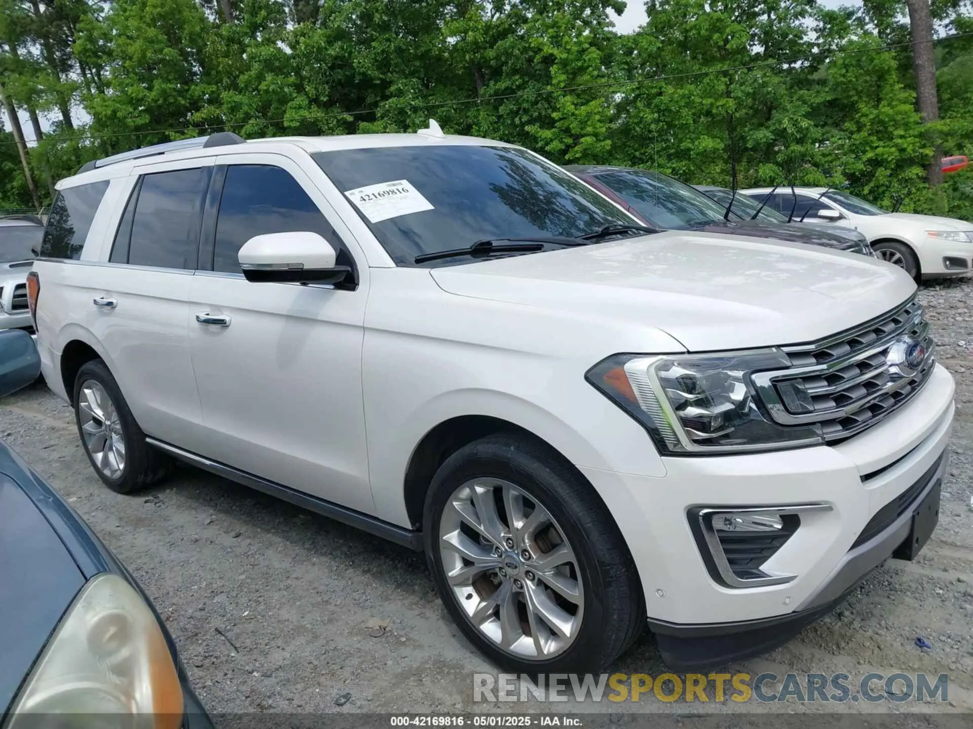 12 Photograph of a damaged car 1FMJU1KTXKEA86988 FORD EXPEDITION 2019