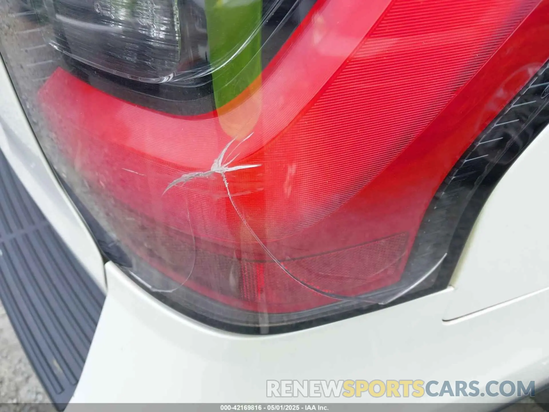 6 Photograph of a damaged car 1FMJU1KTXKEA86988 FORD EXPEDITION 2019