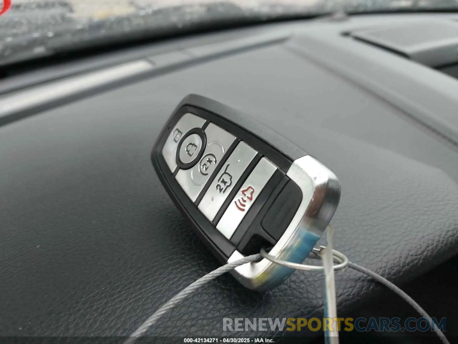 11 Photograph of a damaged car 1FMJU1LT1KEA23423 FORD EXPEDITION 2019