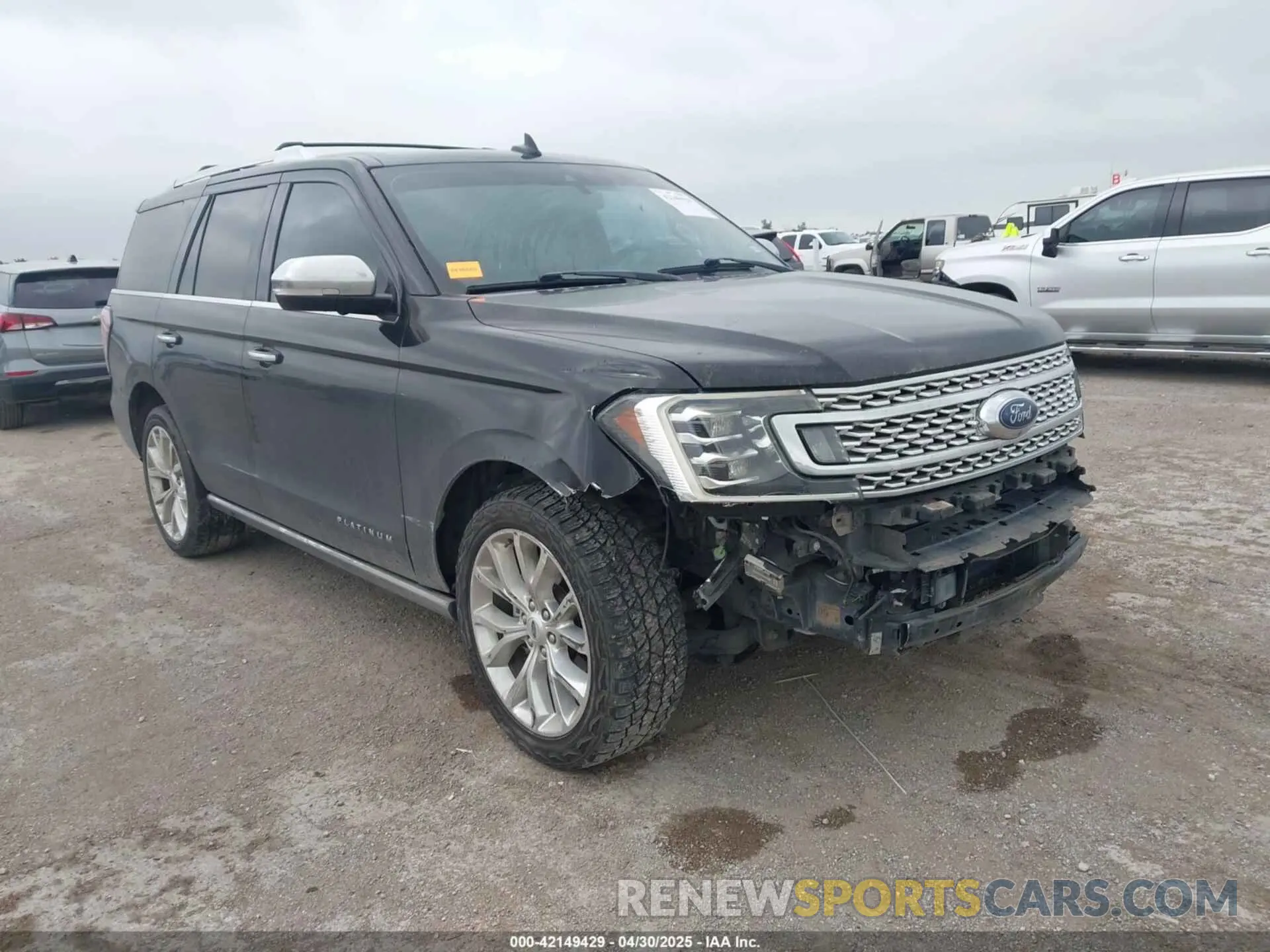 1 Photograph of a damaged car 1FMJU1LT3KEA23522 FORD EXPEDITION 2019