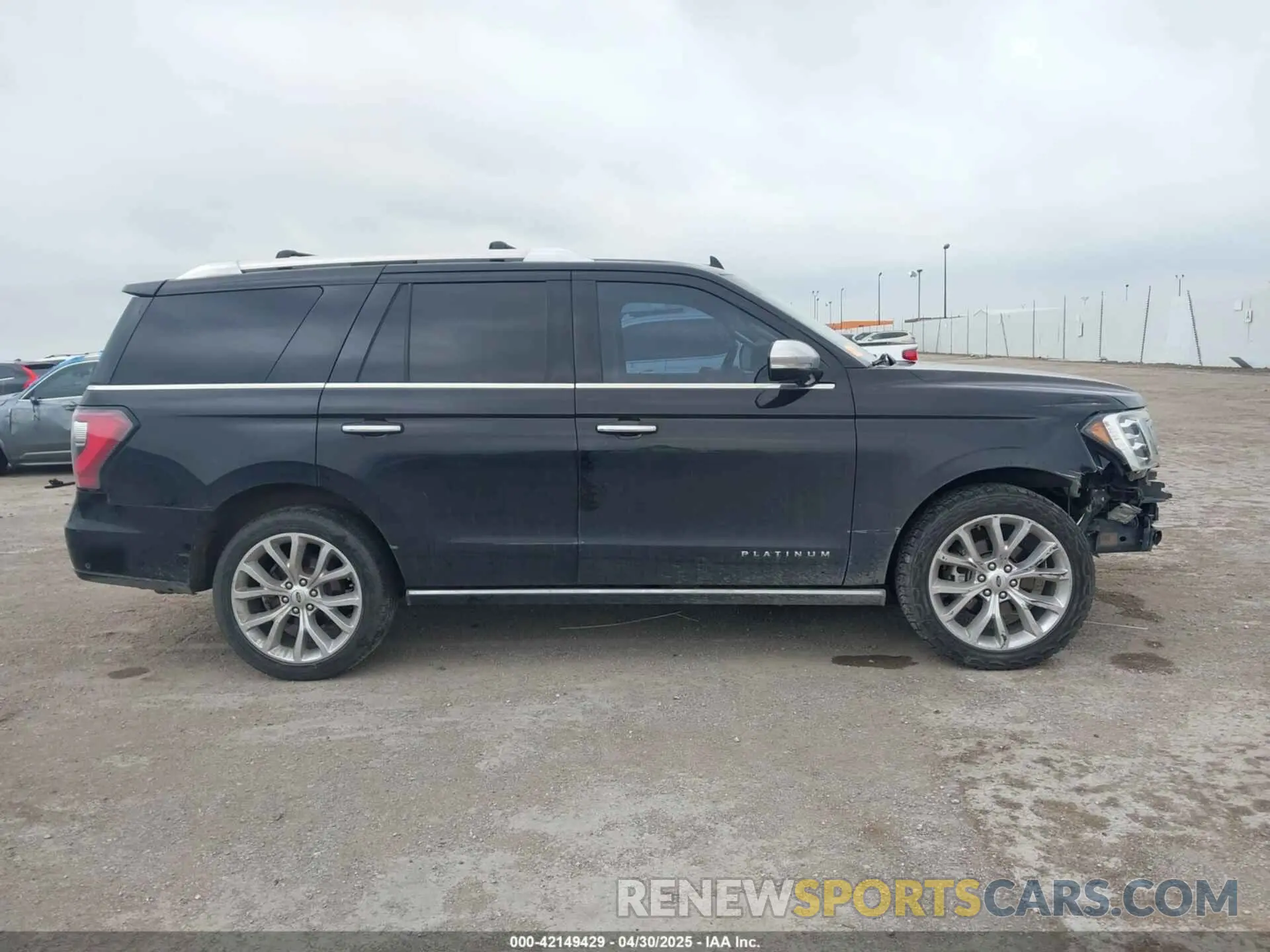 13 Photograph of a damaged car 1FMJU1LT3KEA23522 FORD EXPEDITION 2019