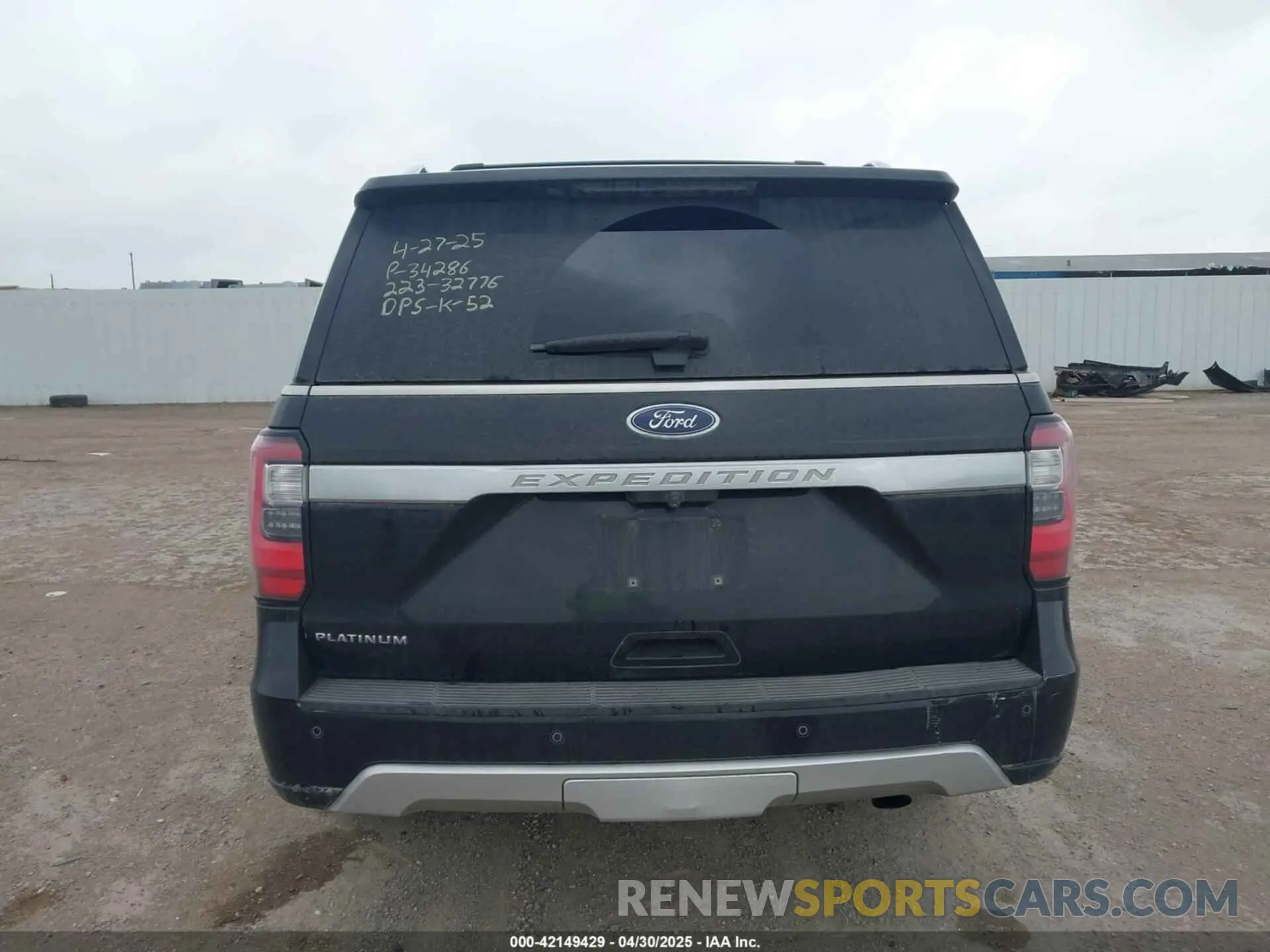 16 Photograph of a damaged car 1FMJU1LT3KEA23522 FORD EXPEDITION 2019