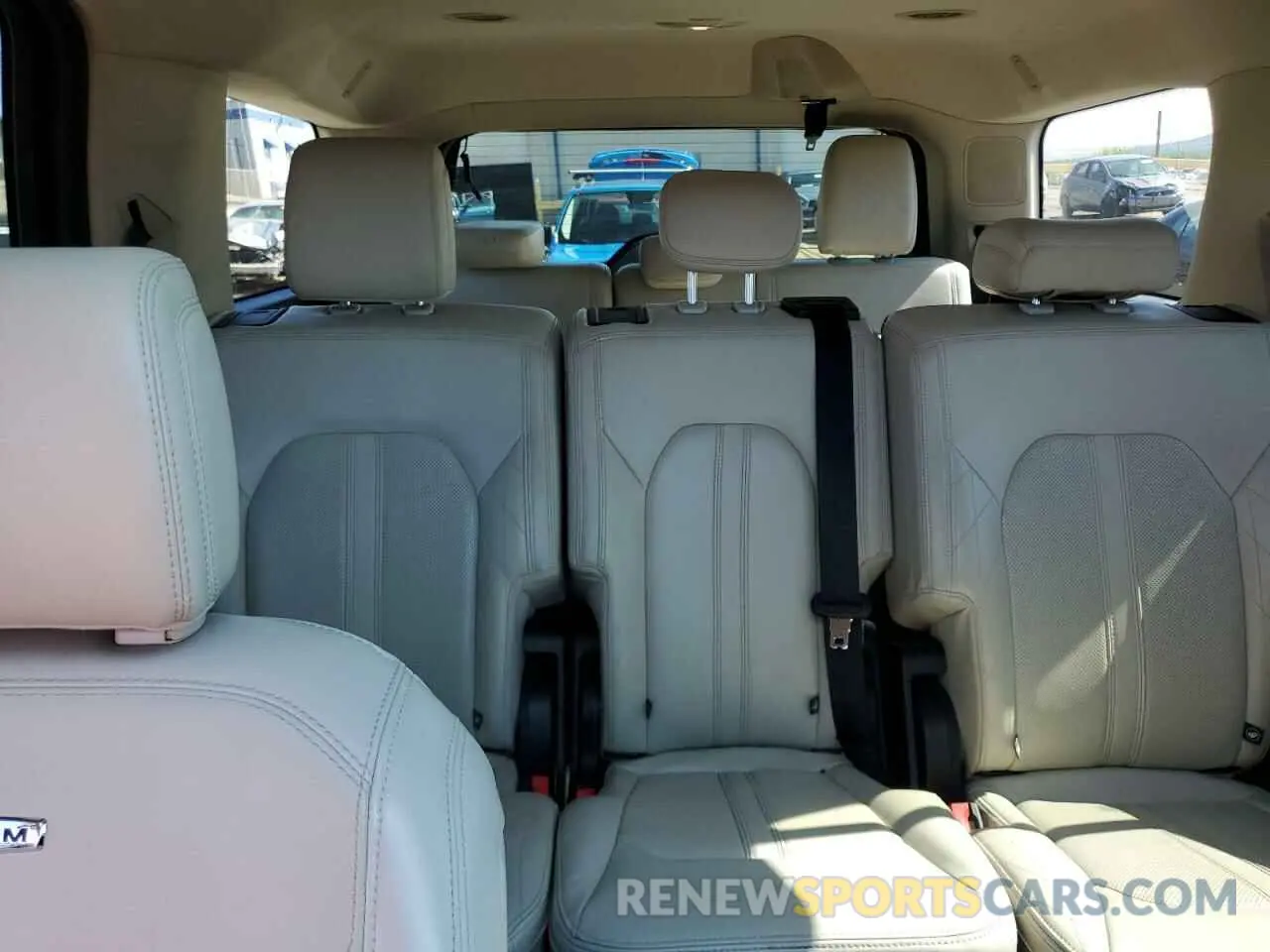 10 Photograph of a damaged car 1FMJU1MT1KEA58042 FORD EXPEDITION 2019