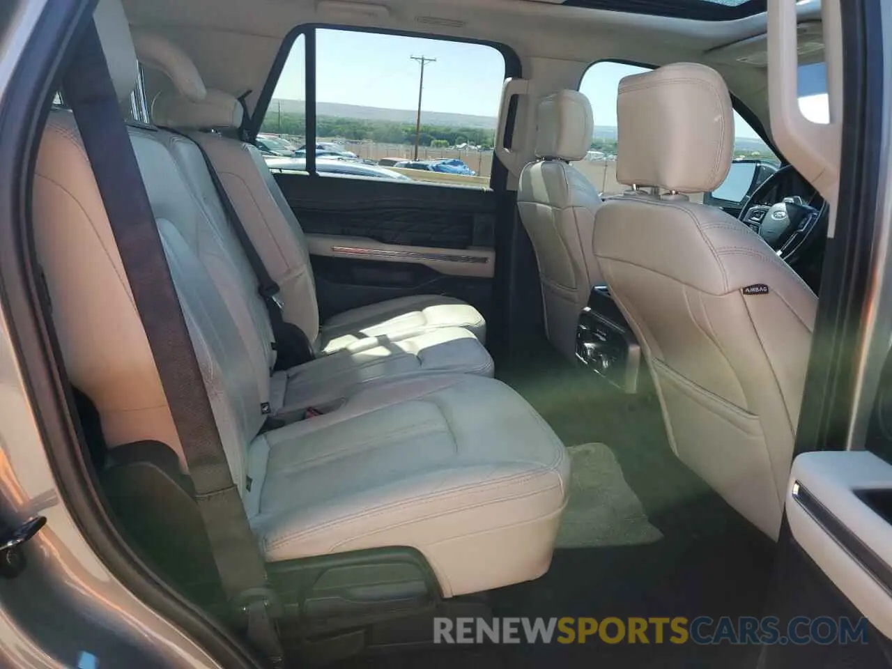 11 Photograph of a damaged car 1FMJU1MT1KEA58042 FORD EXPEDITION 2019