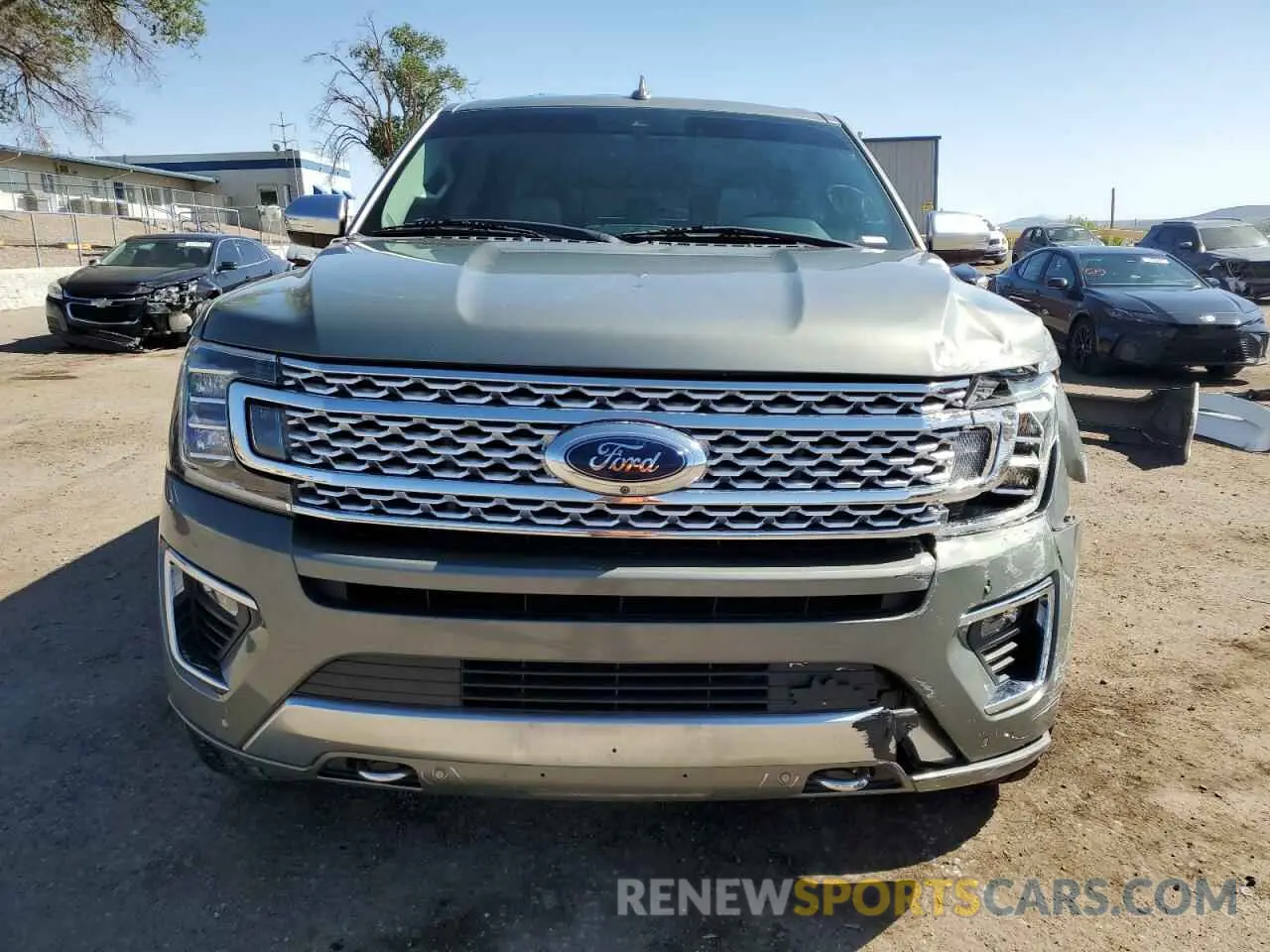 5 Photograph of a damaged car 1FMJU1MT1KEA58042 FORD EXPEDITION 2019