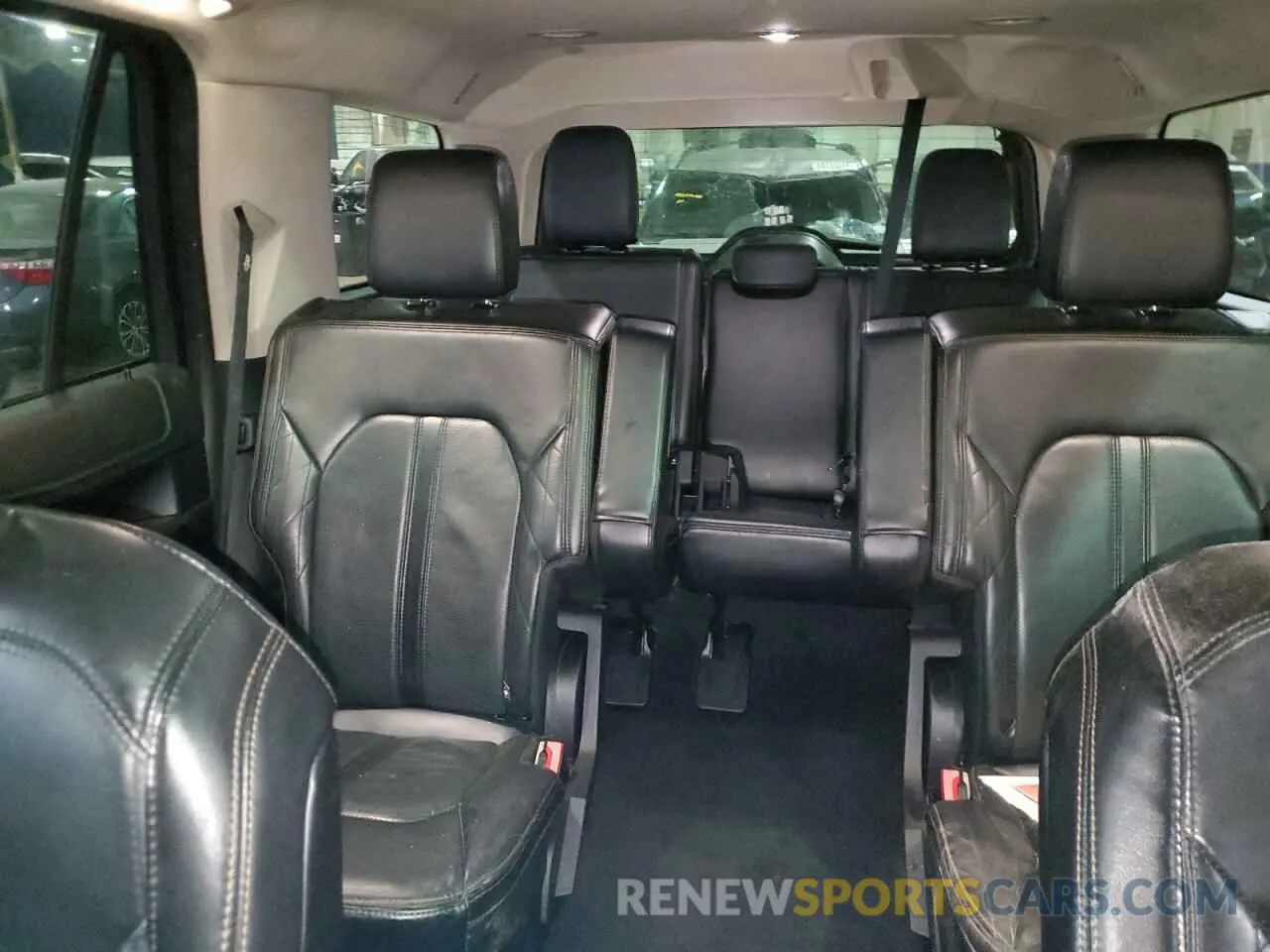 10 Photograph of a damaged car 1FMJU1MT1KEA75424 FORD EXPEDITION 2019