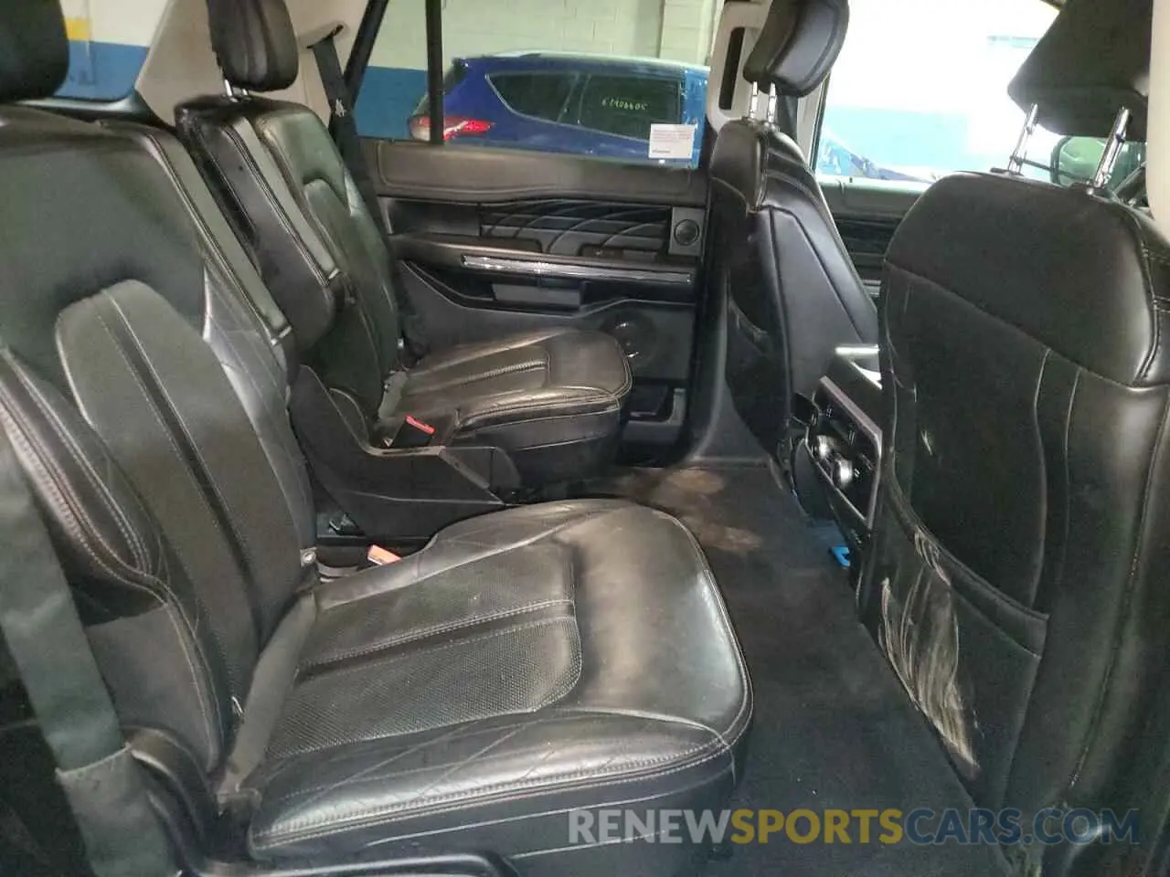 11 Photograph of a damaged car 1FMJU1MT1KEA75424 FORD EXPEDITION 2019